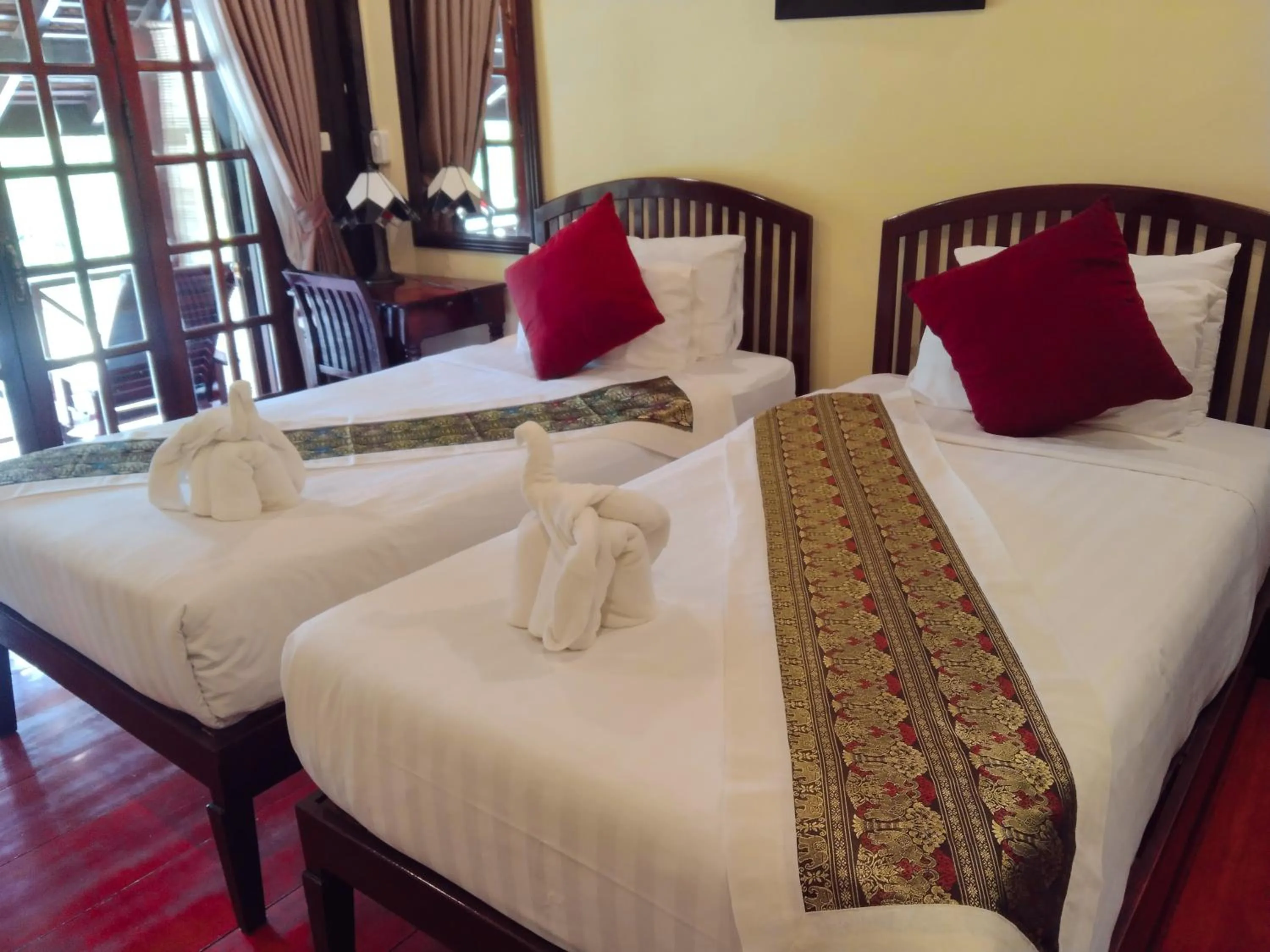 Bed in Ban Lakkham River View