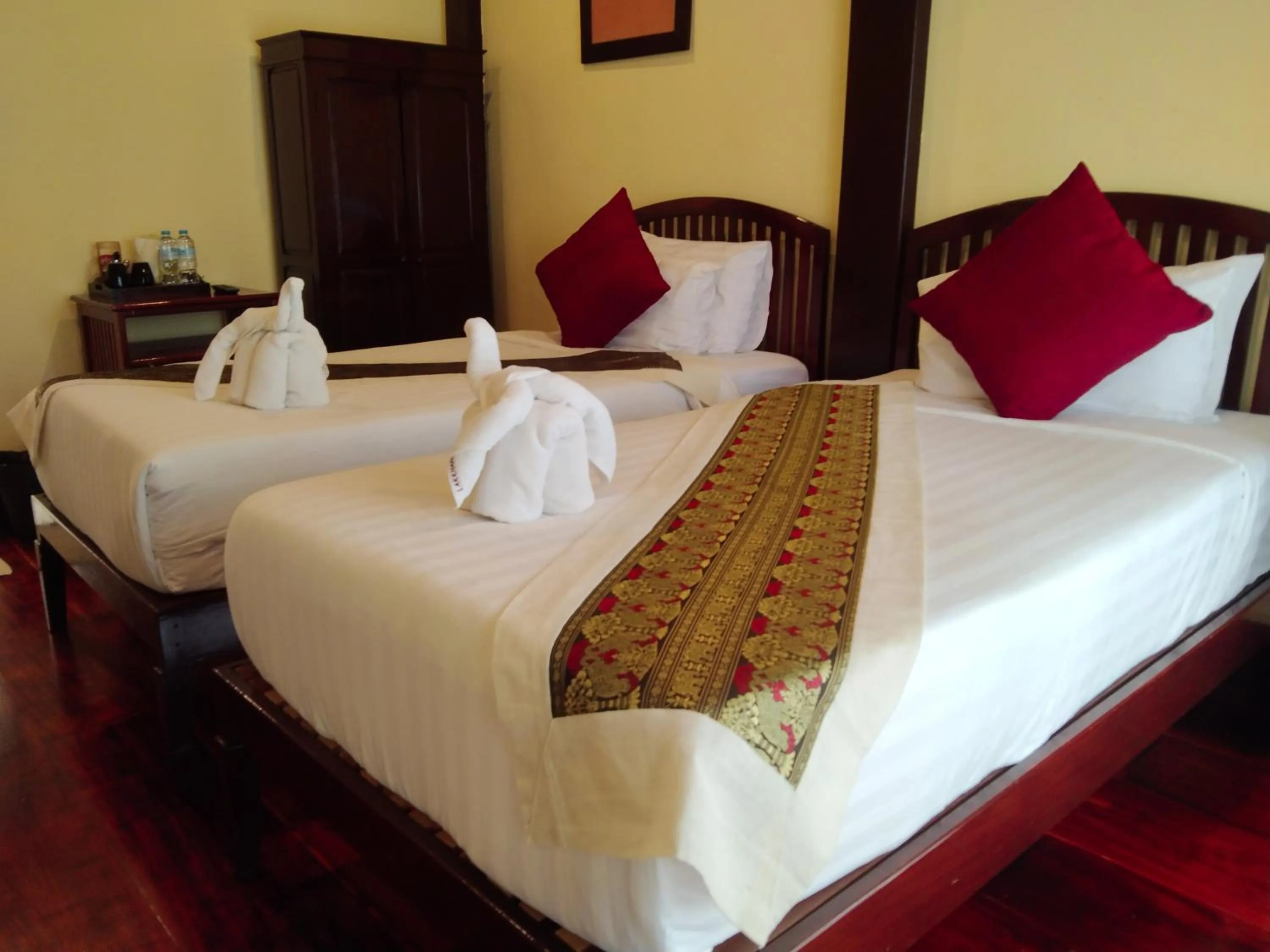 Bed in Ban Lakkham River View