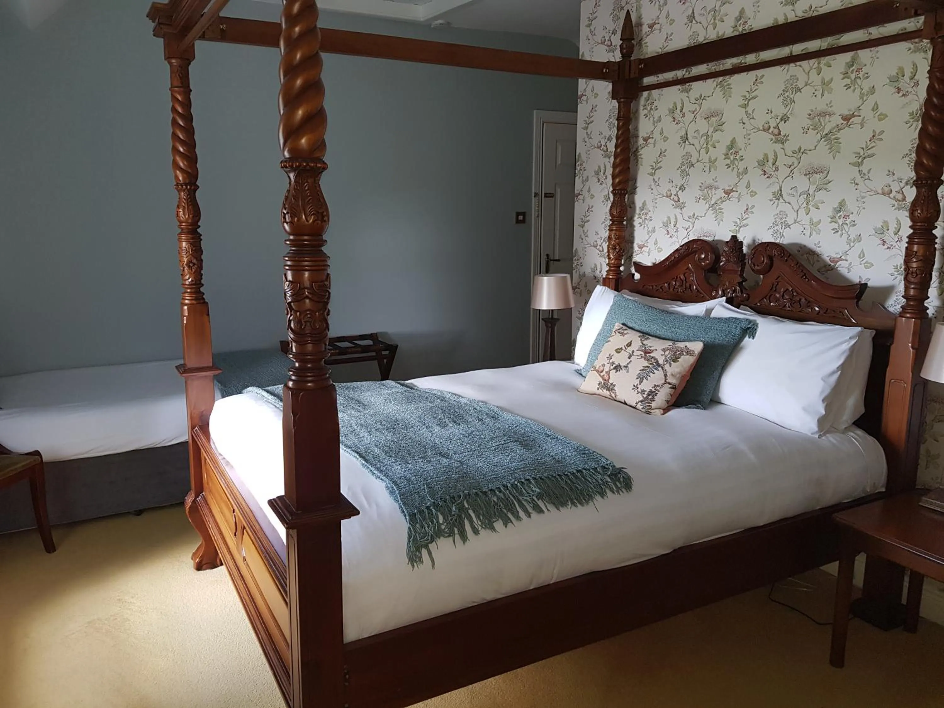 Bedroom, Bed in Carrygerry Country House