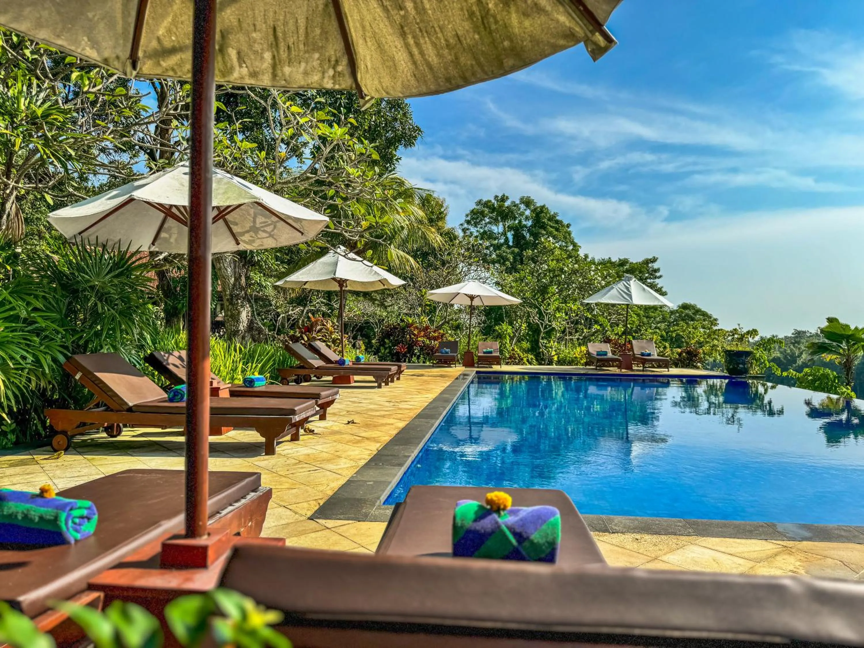 Swimming pool in Shanti Natural Panorama View Hotel