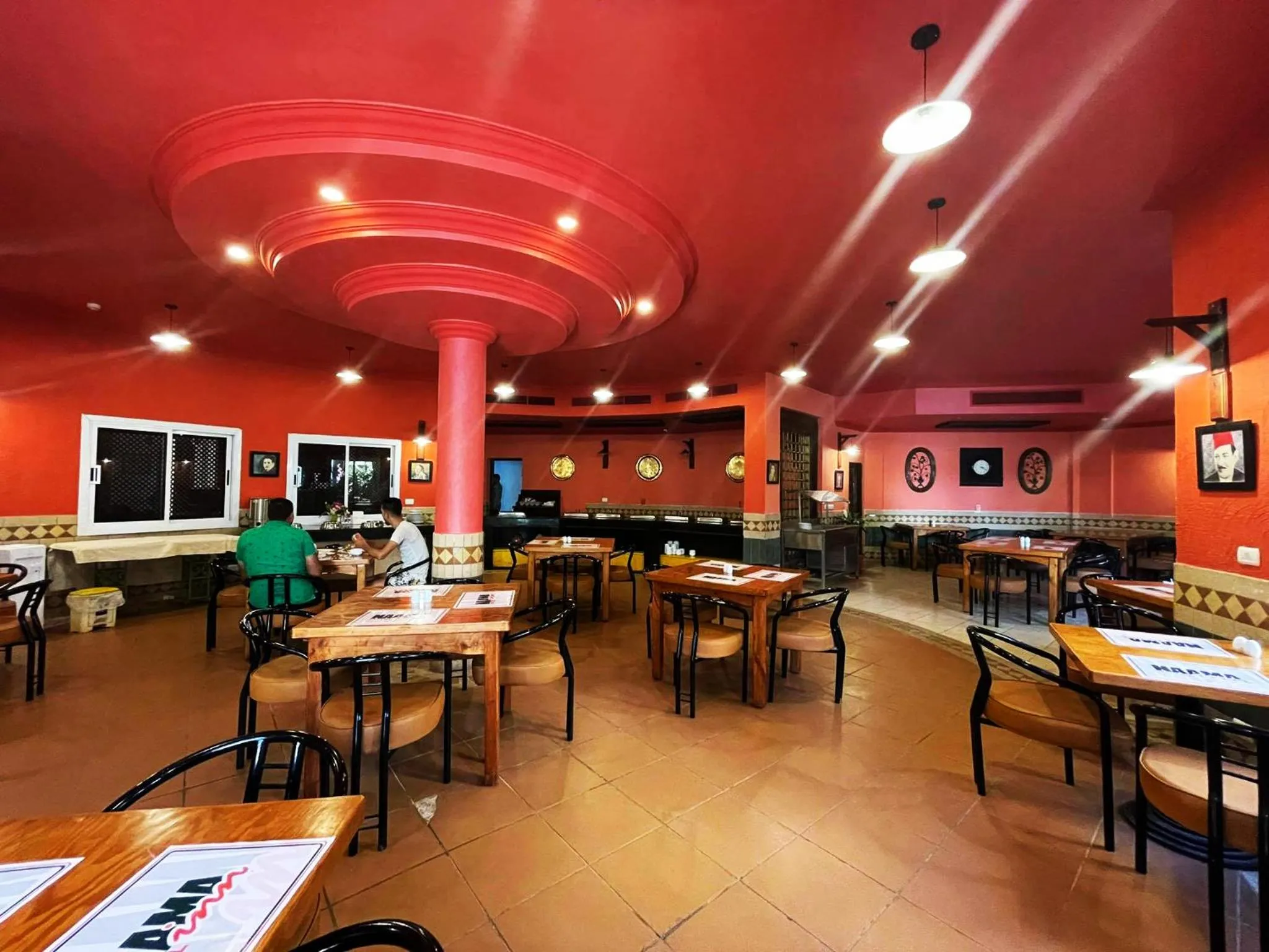 Restaurant/places to eat in Naama Inn Hotel