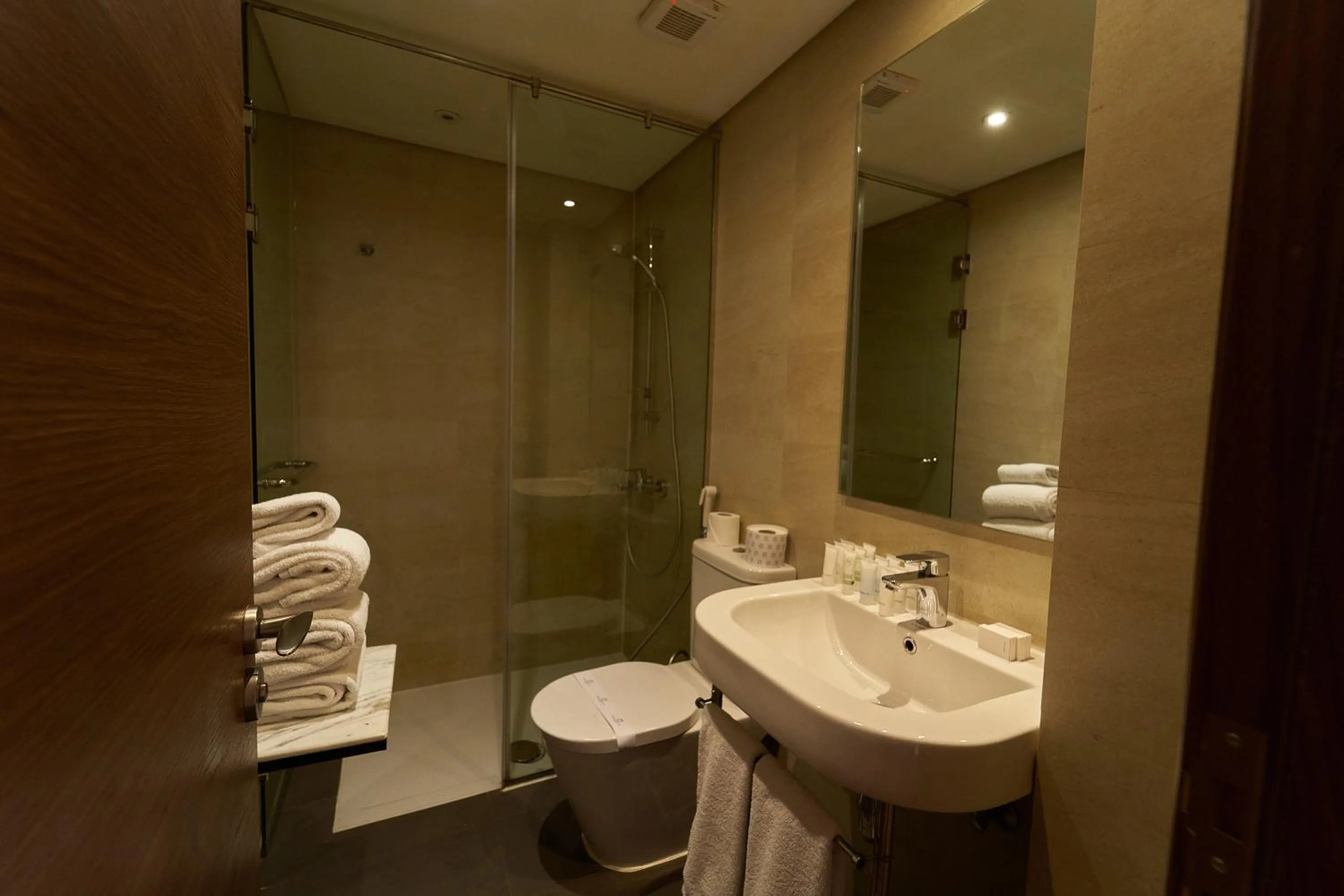 Bathroom in The President Hotel Cairo