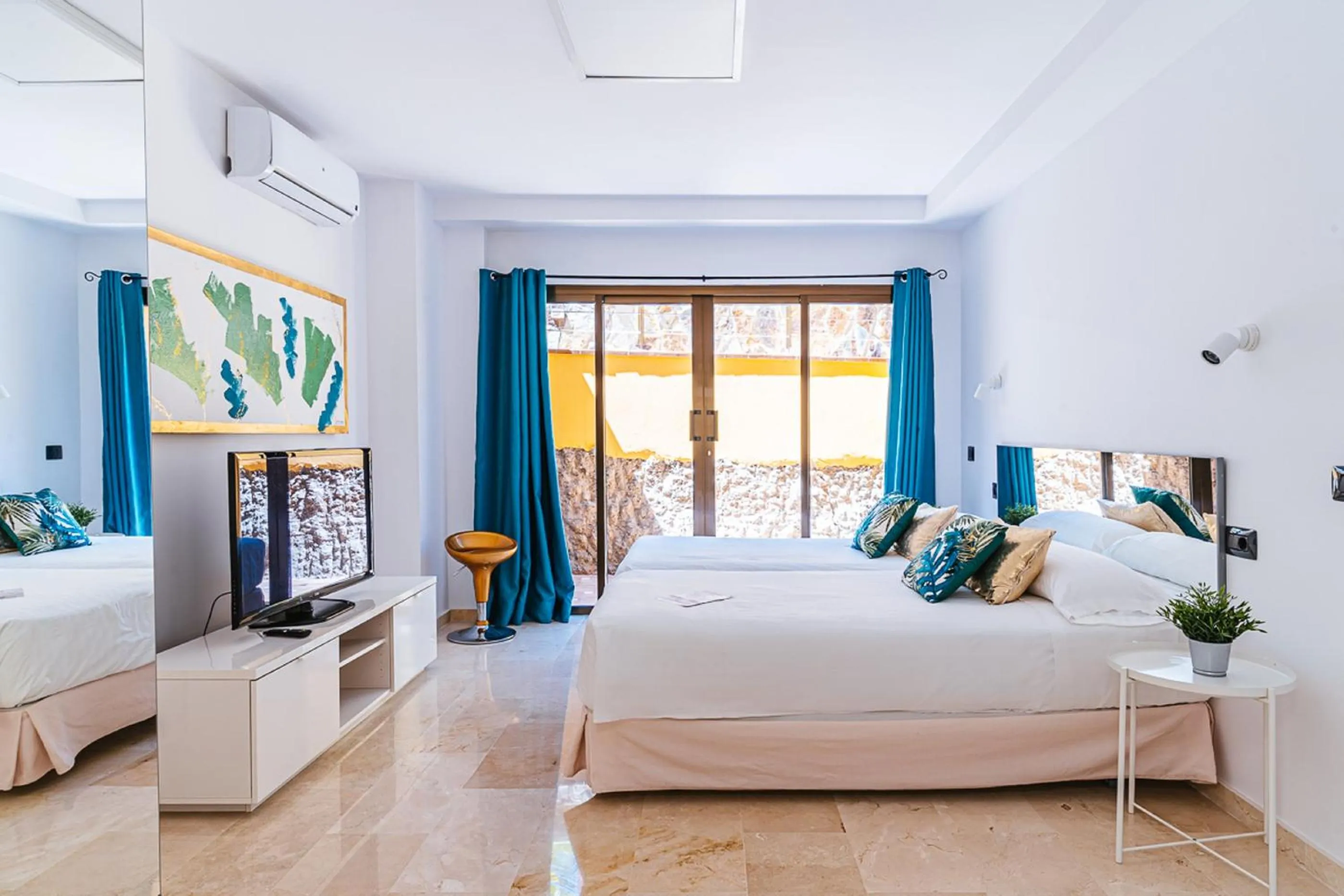 Bedroom, Bed in Cordial Mogán Solaz