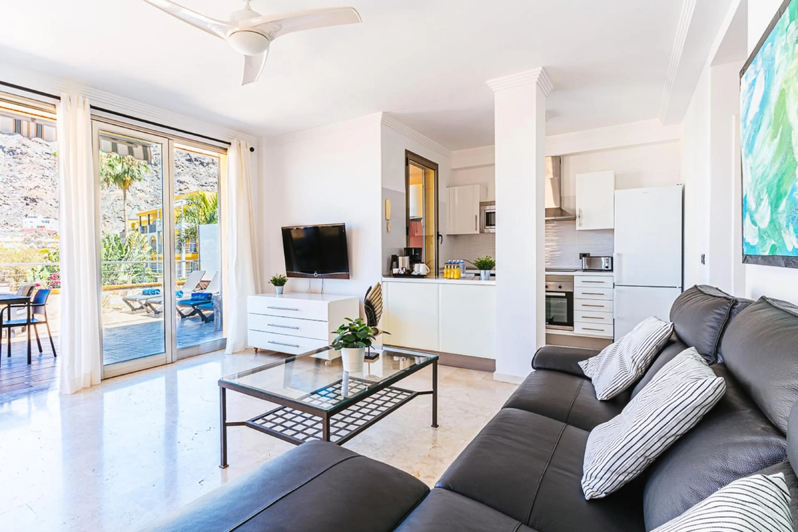 TV and multimedia in Cordial Mogán Solaz