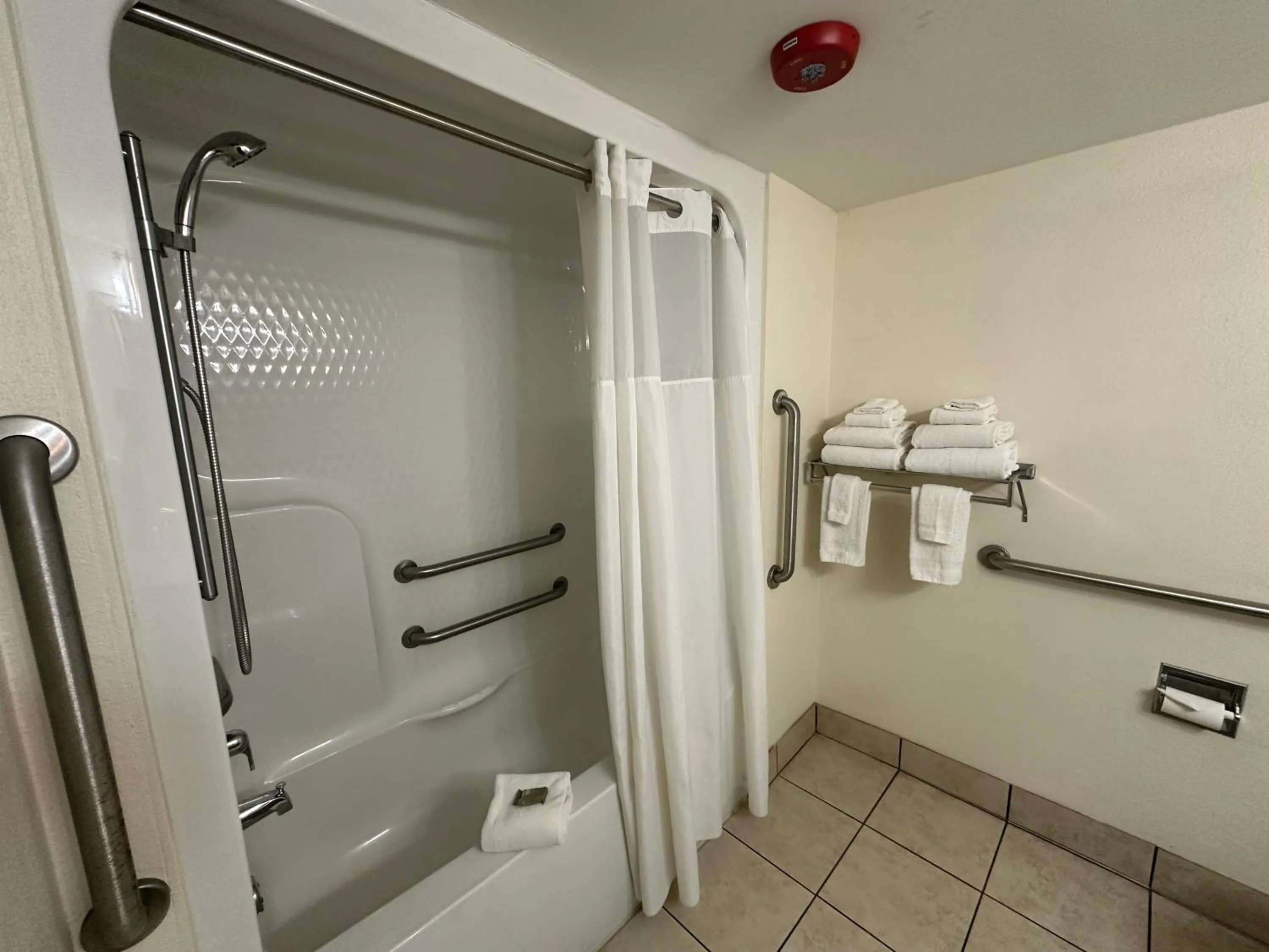 Shower in Country Inn & Suites by Radisson, Murrells Inlet, SC