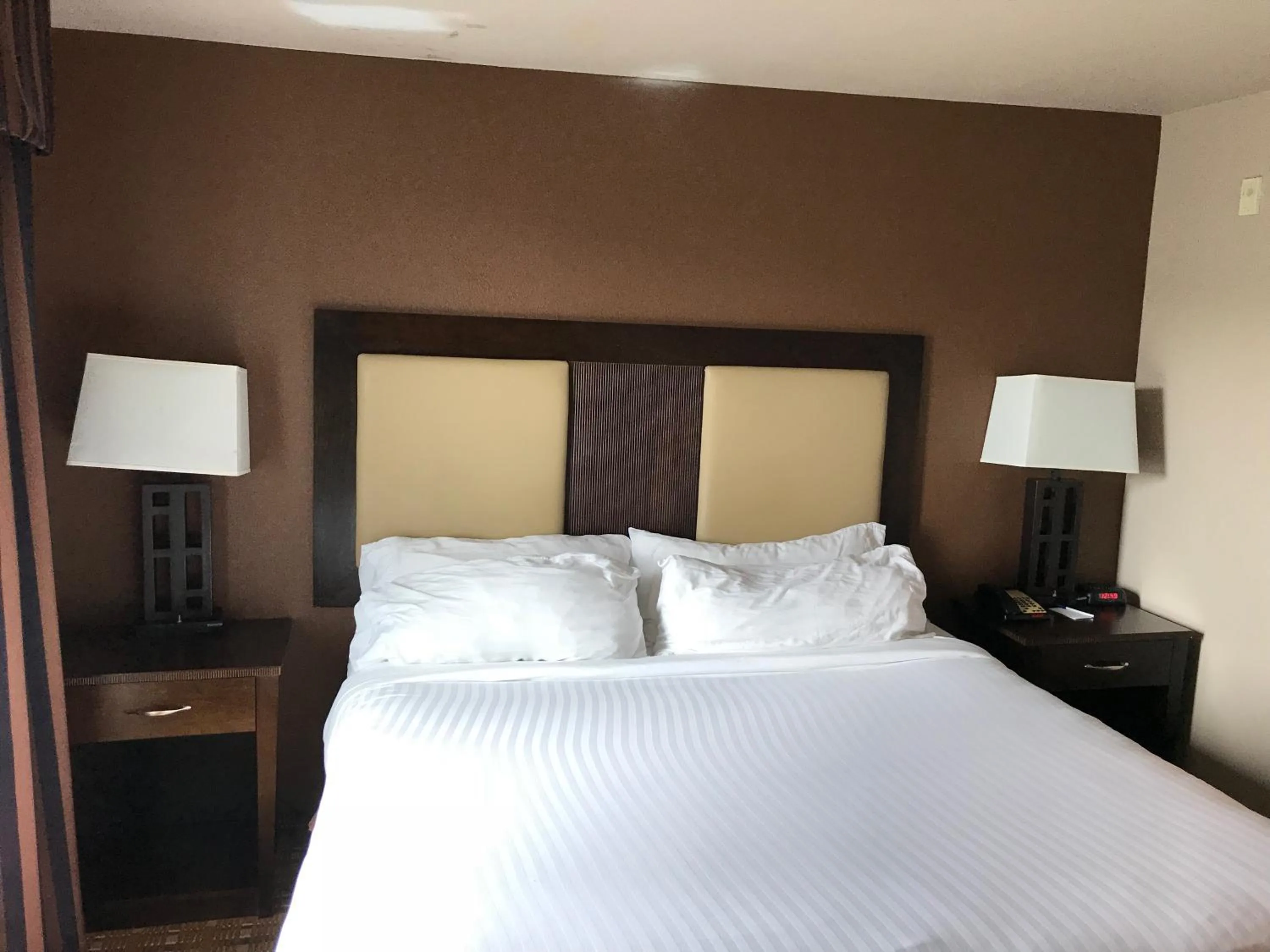 Bedroom, Bed in Country Inn & Suites by Radisson, Murrells Inlet, SC