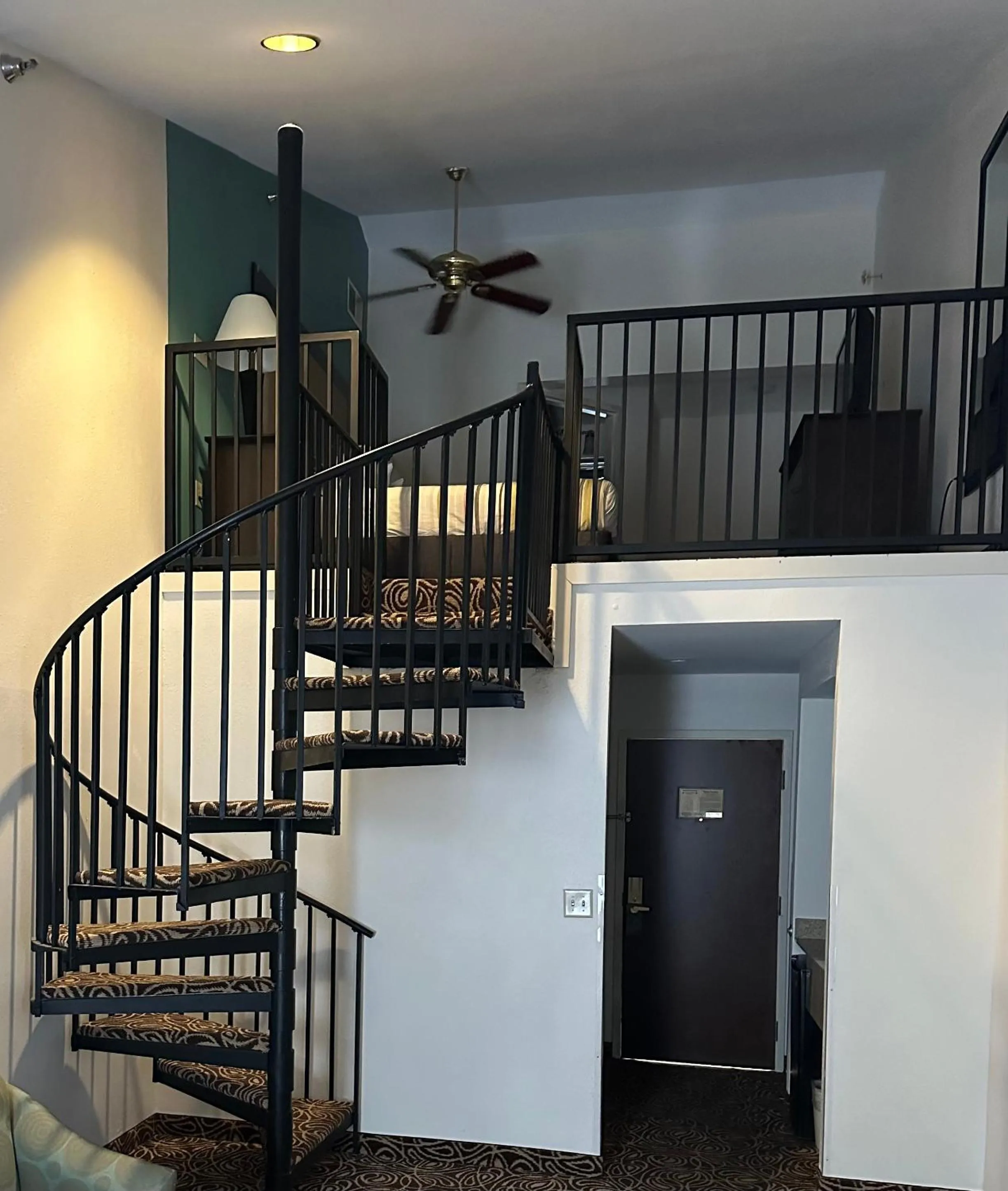 Bedroom in Country Inn & Suites by Radisson, Murrells Inlet, SC