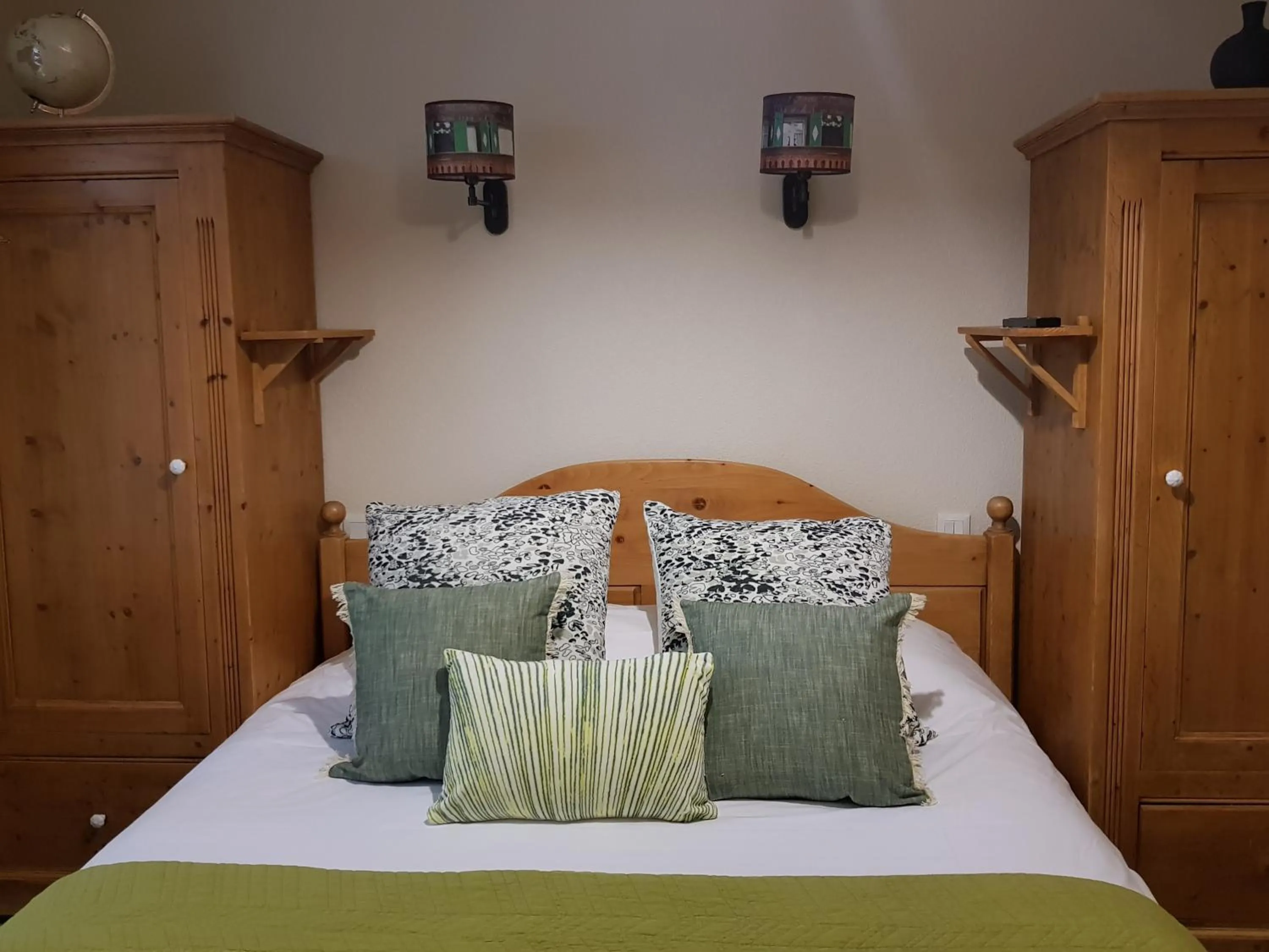 Bed in Lodge Hotel Les Rousses