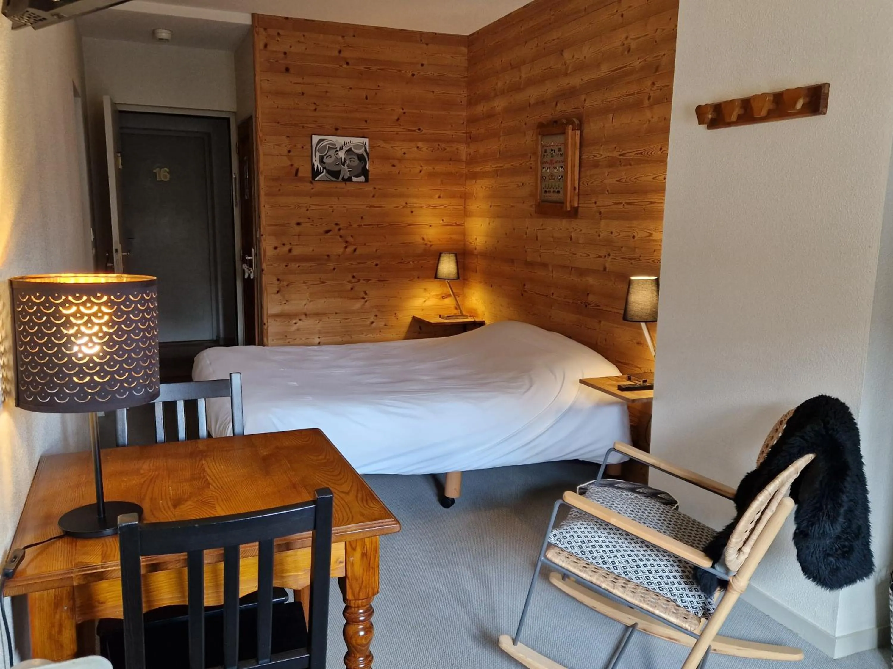 Bed in Lodge Hotel Les Rousses