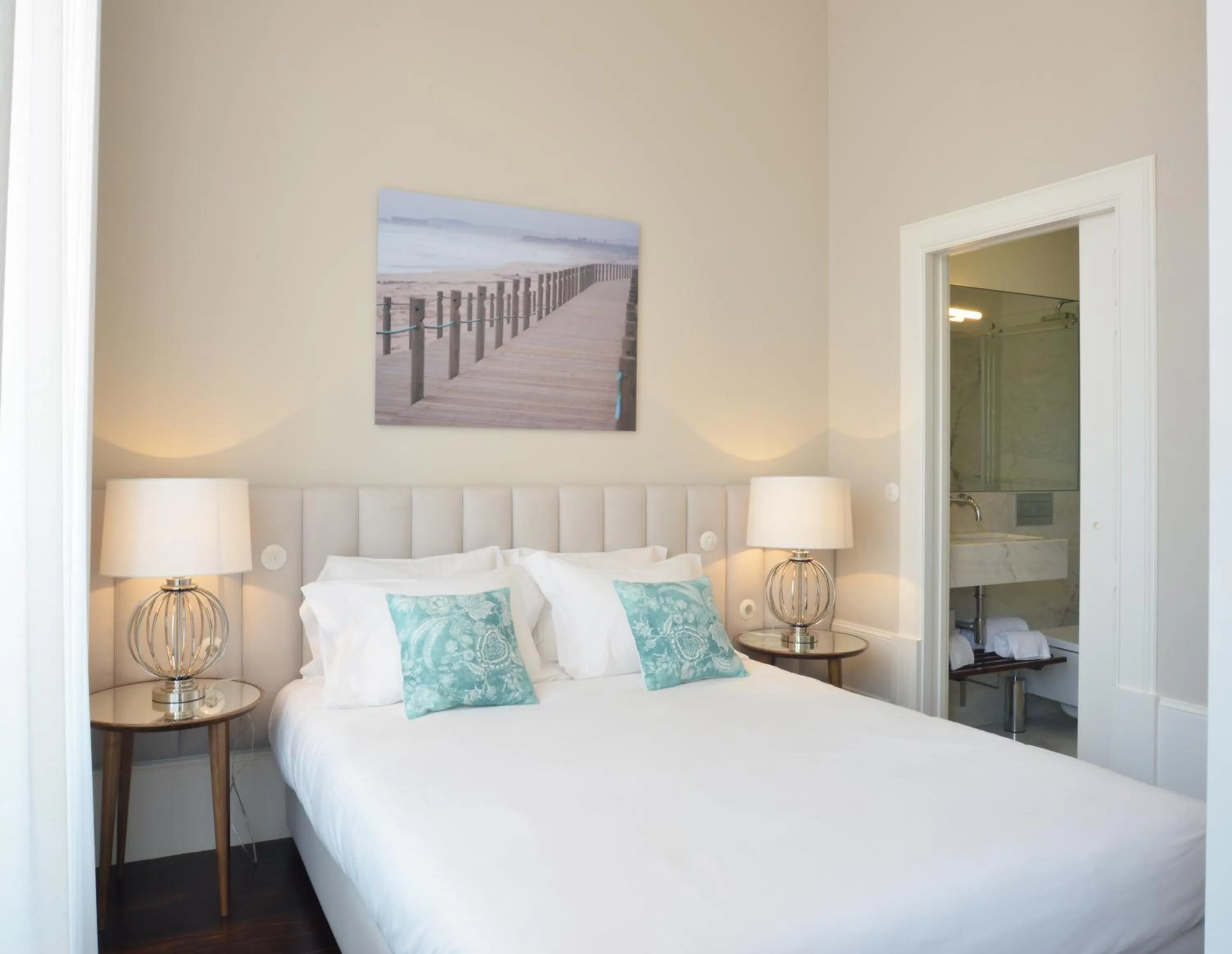 Bed in YOUROPO - Market