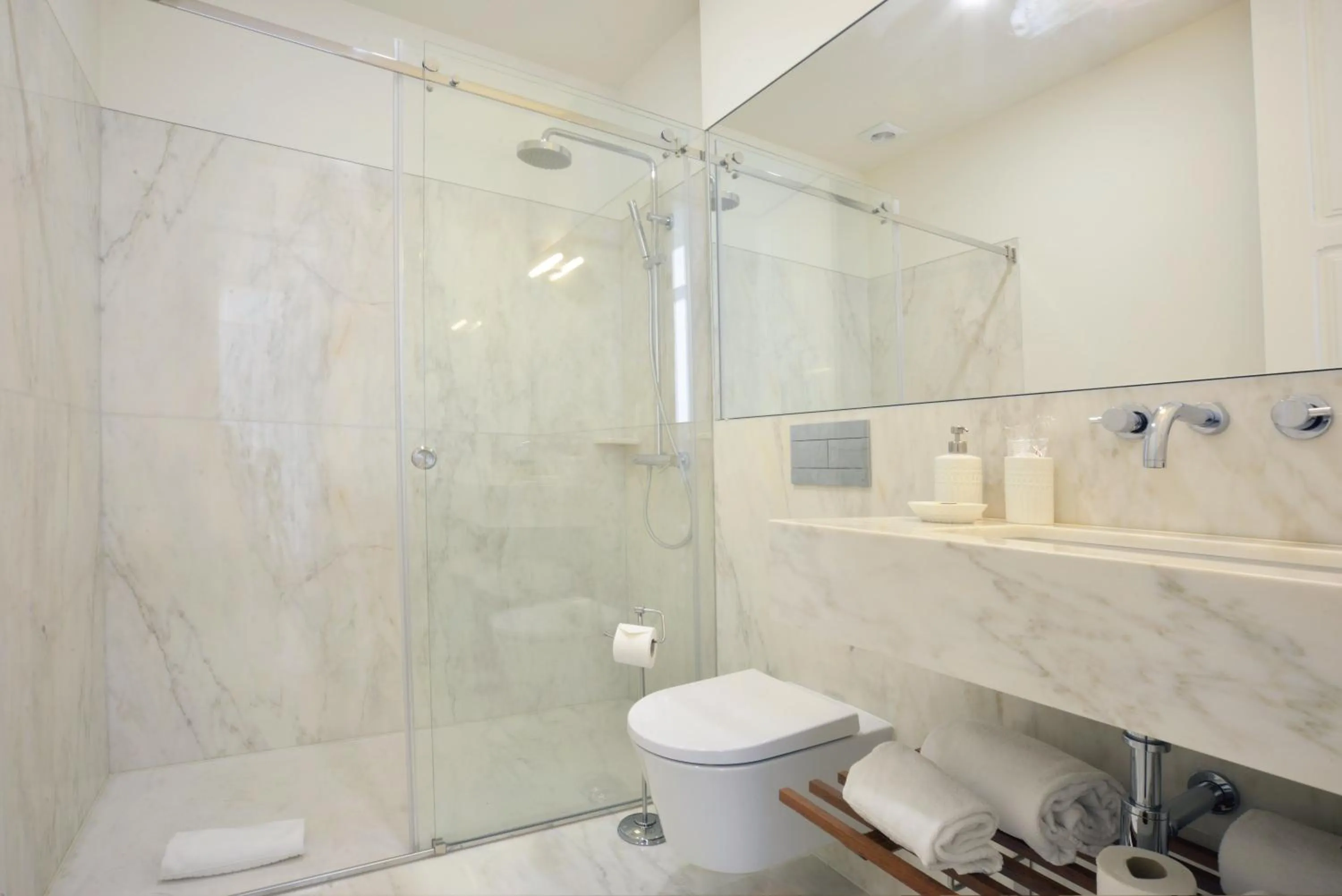 Shower in YOUROPO - Market