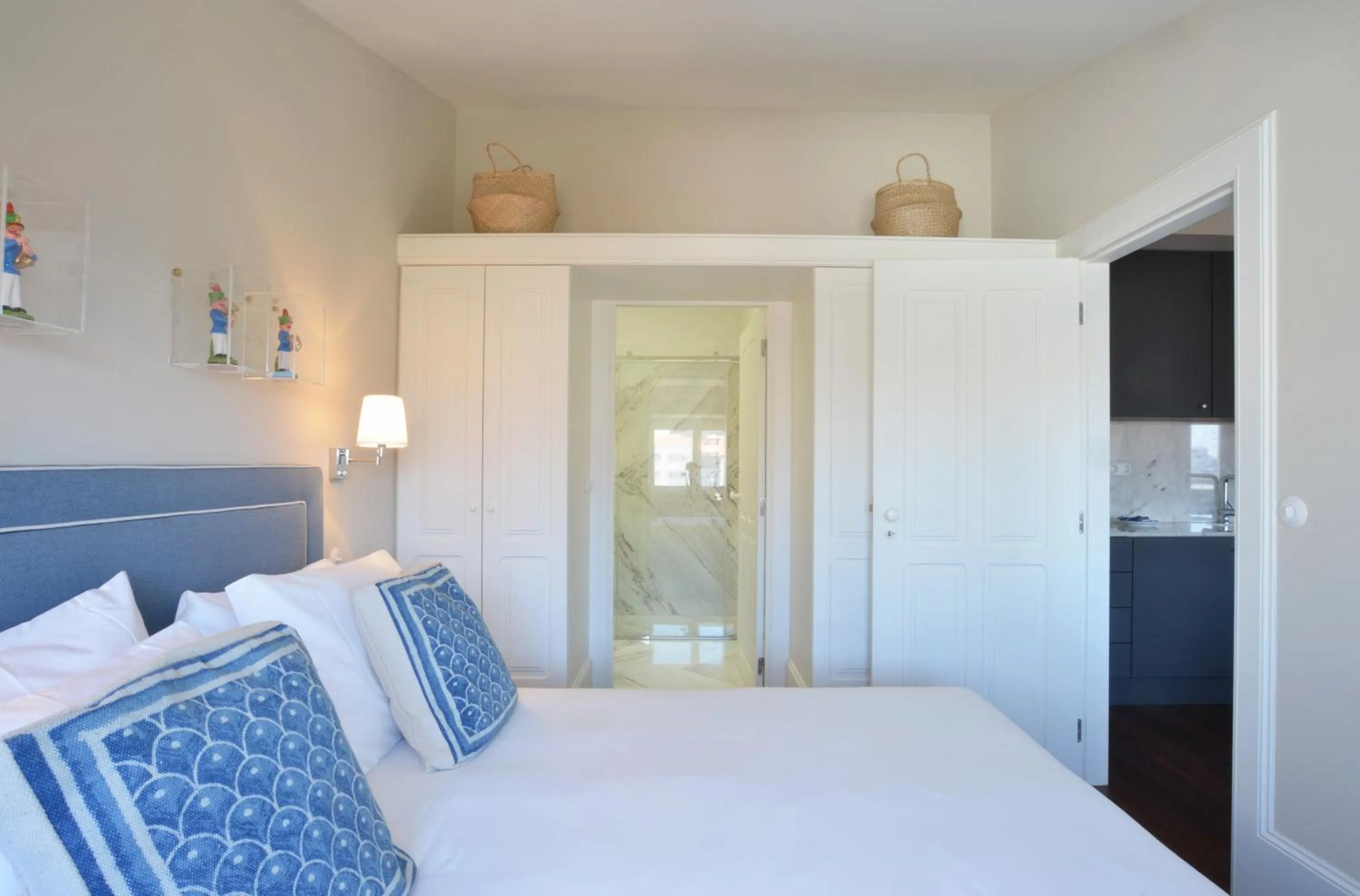 Bed in YOUROPO - Market