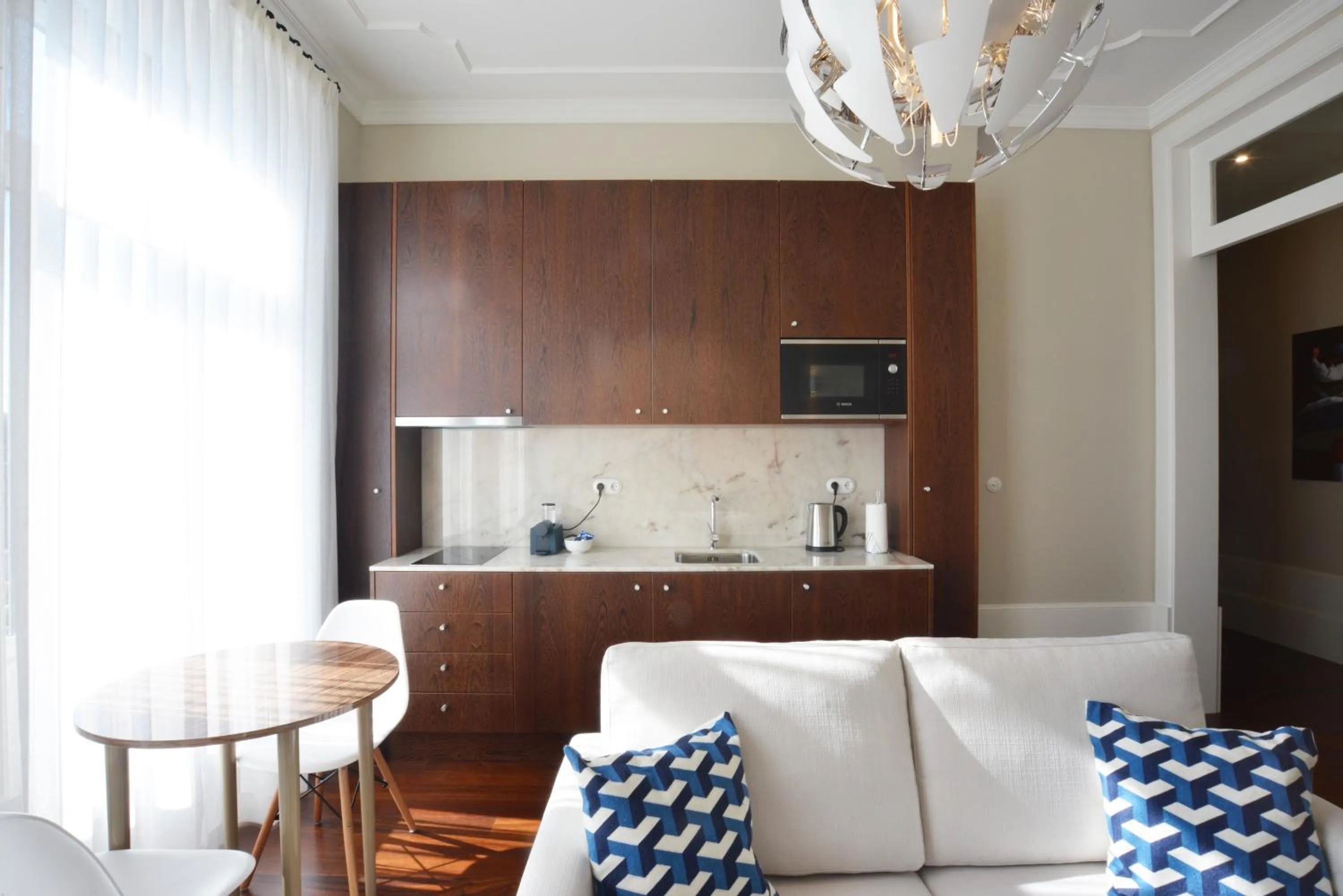 Kitchen or kitchenette in YOUROPO - Market