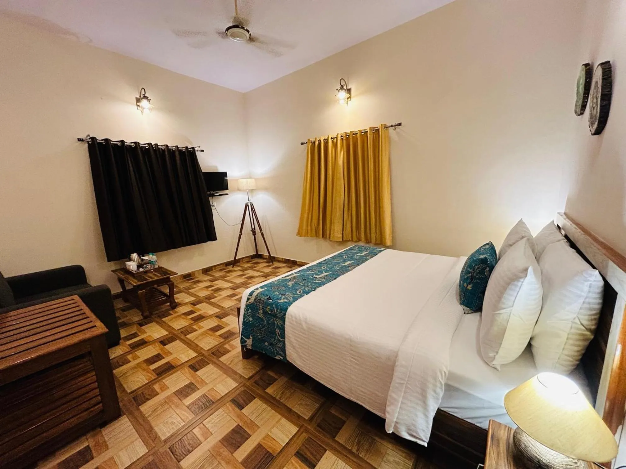 Bed in Paridhi Niwas, Ranthambore- near Tiger Safari Zones 1-5