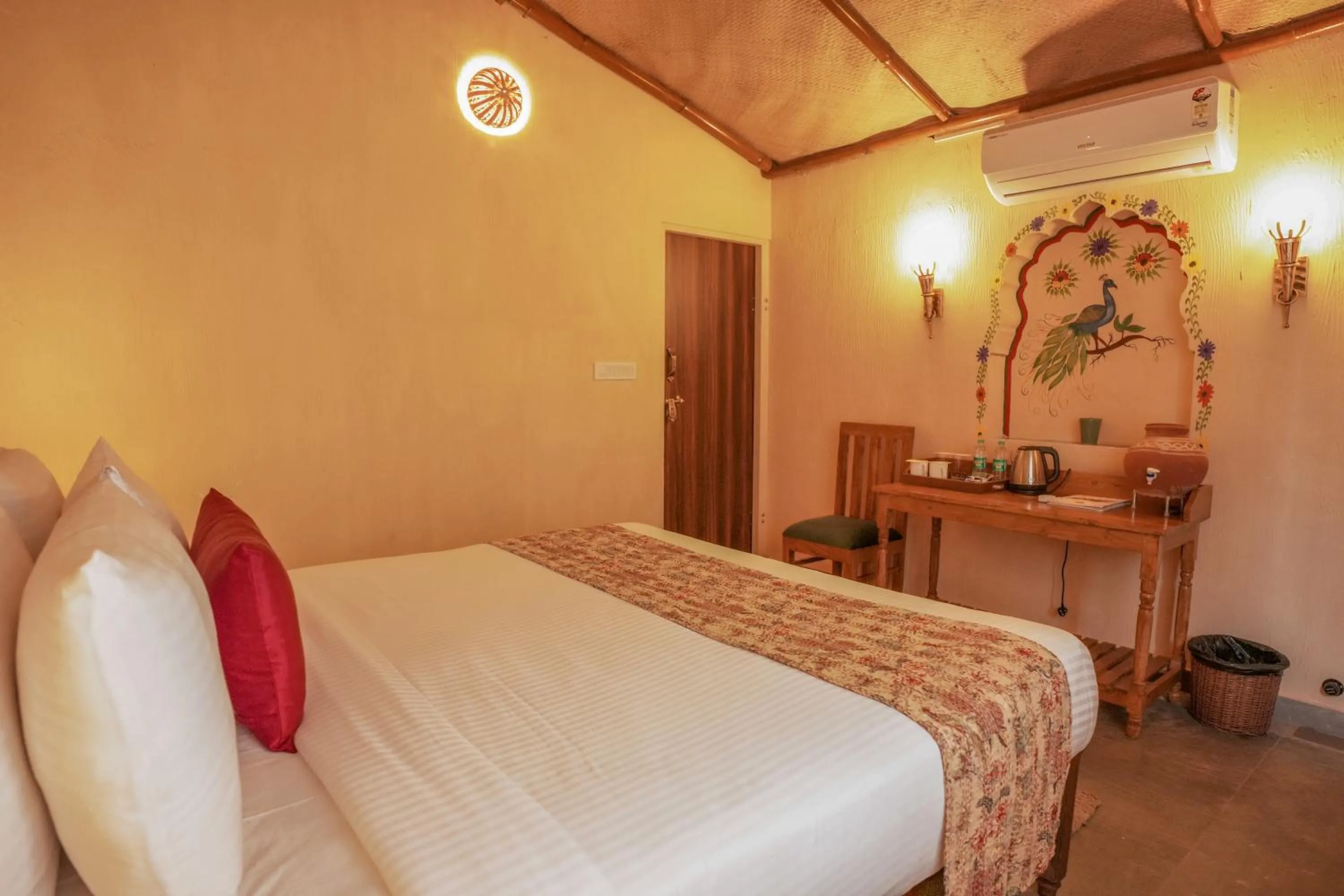 Bed in Paridhi Niwas, Ranthambore- near Tiger Safari Zones 1-5