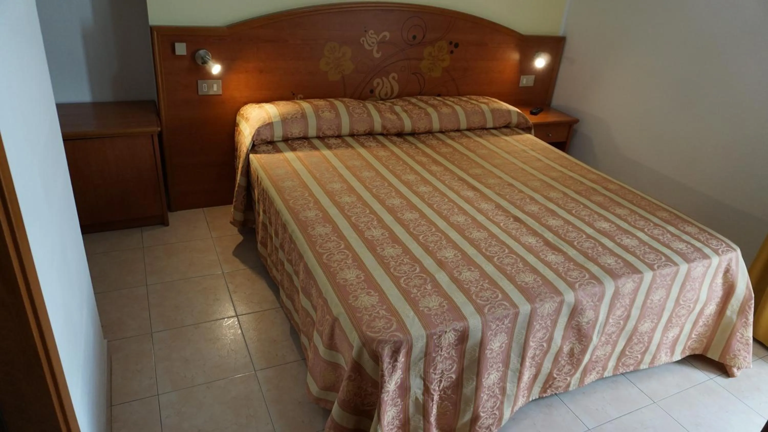 Bed in Hotel Ideal Sottomarina