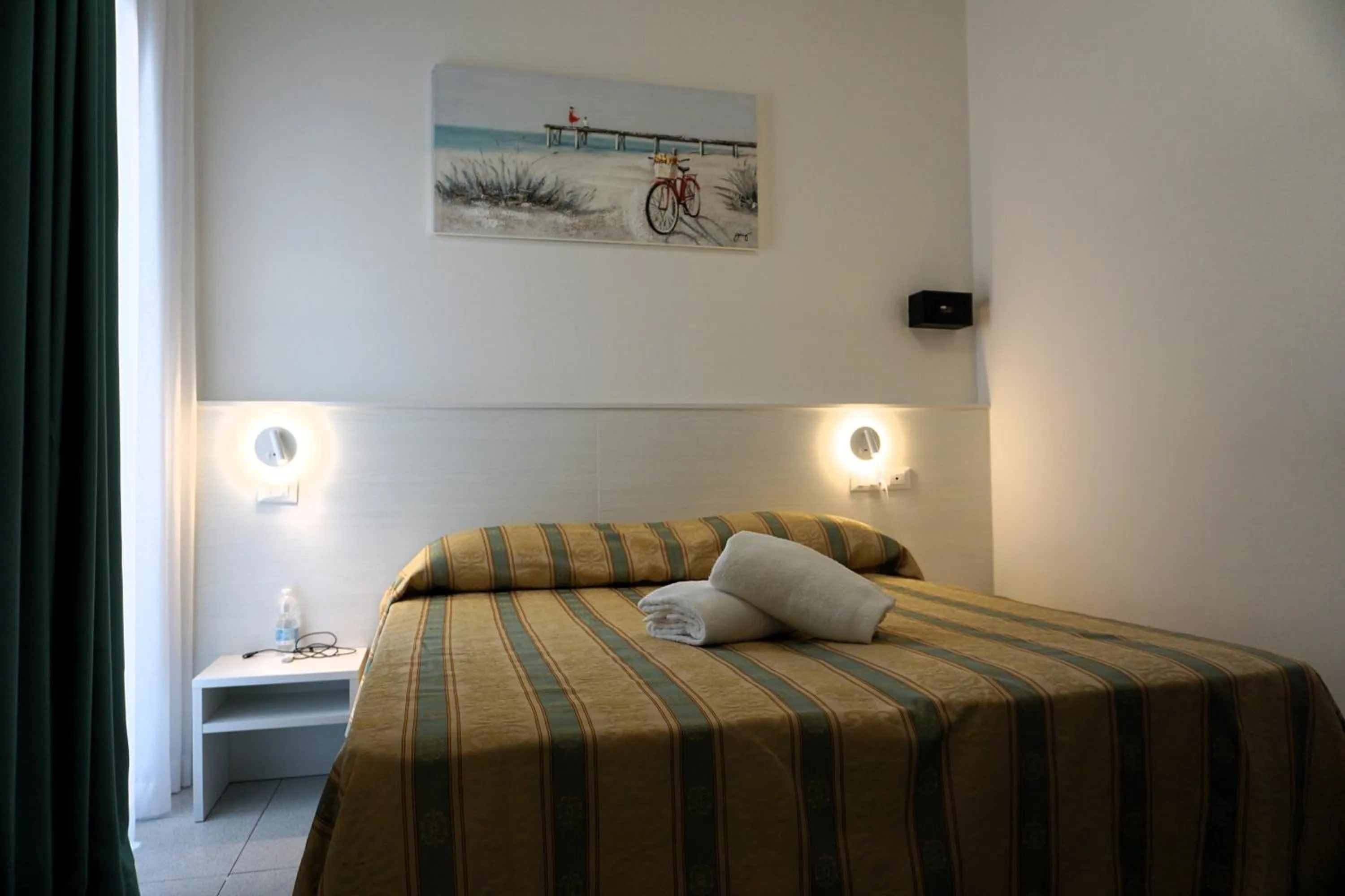 Bed in Hotel Ideal Sottomarina