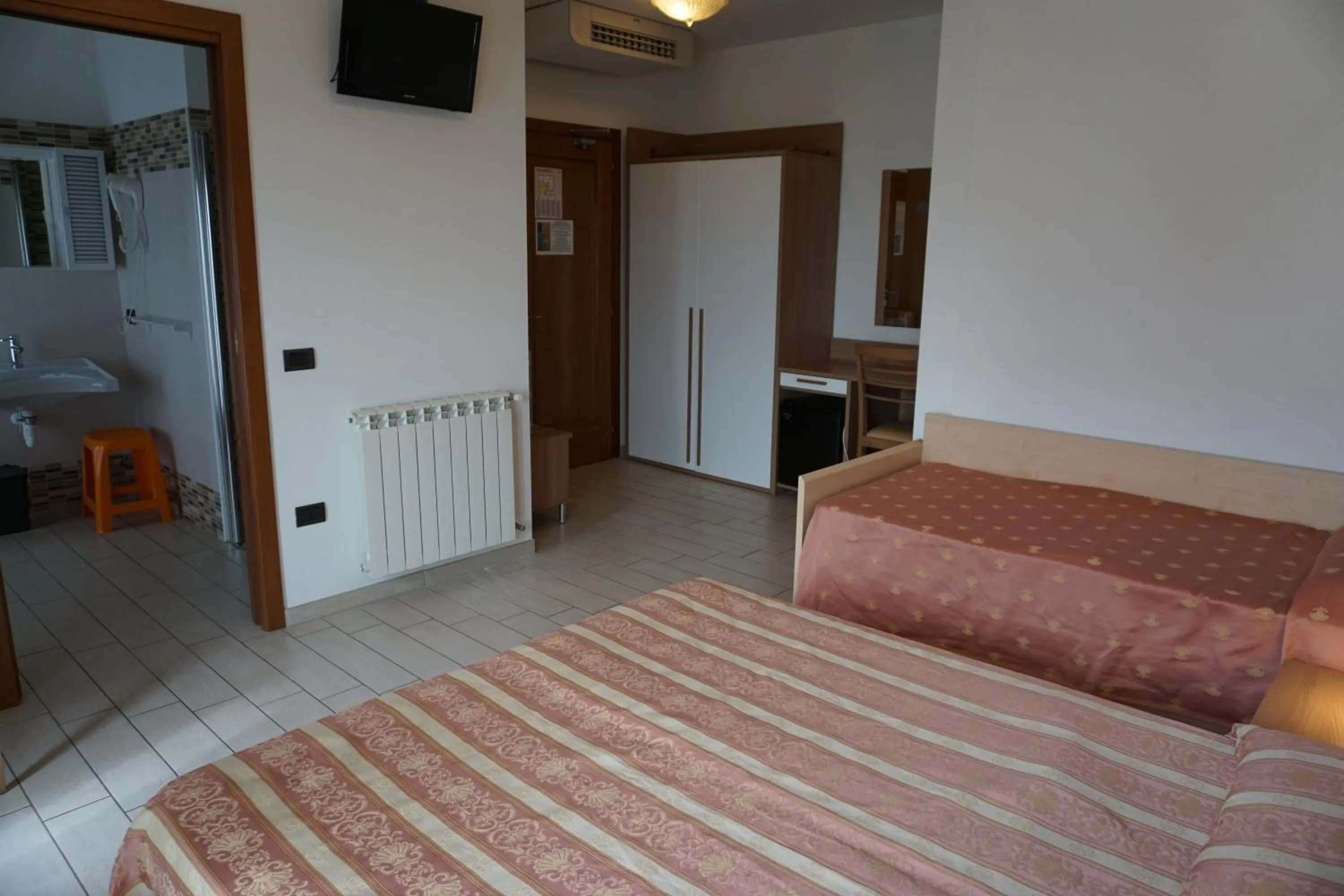 Bed in Hotel Ideal Sottomarina