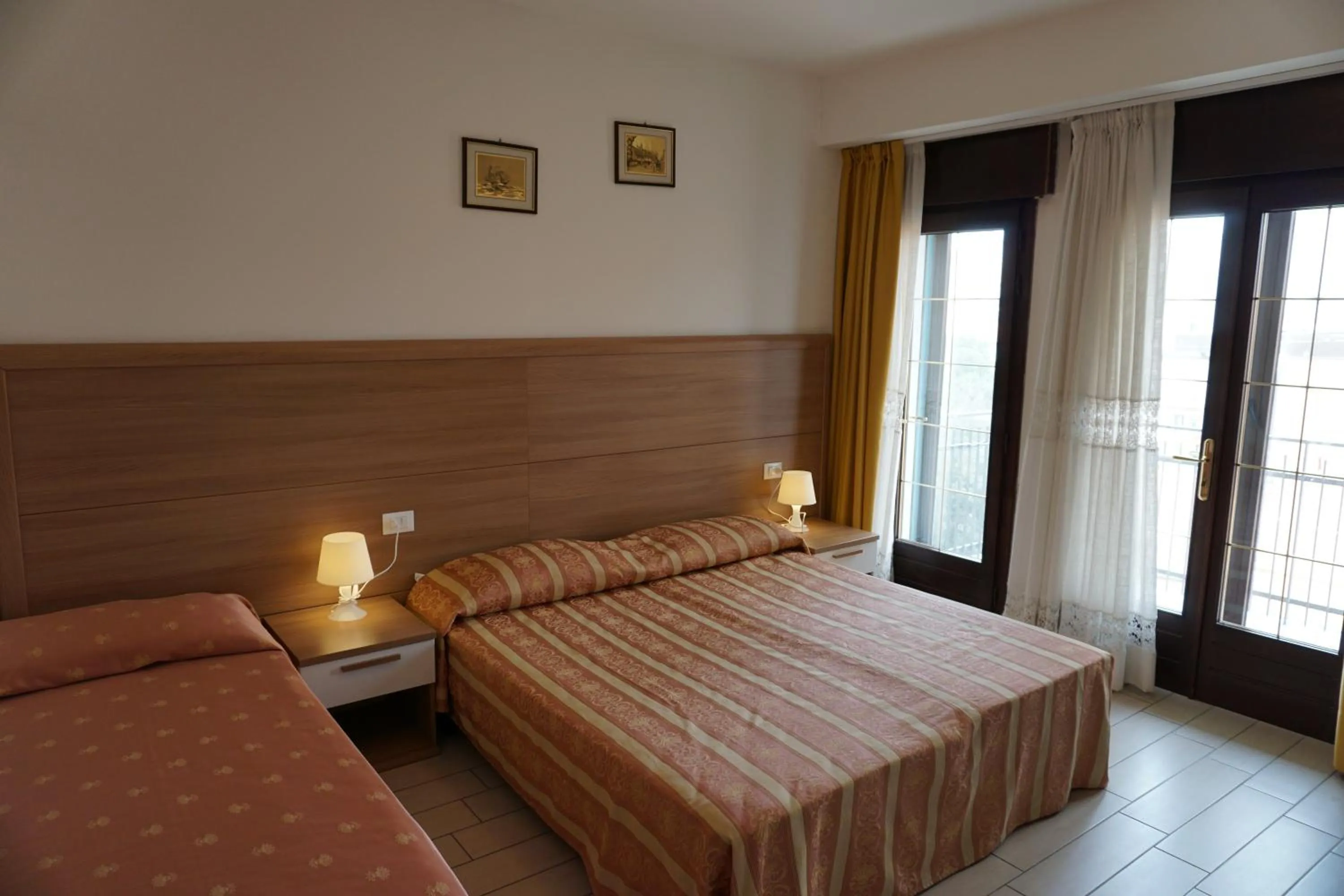 Bed in Hotel Ideal Sottomarina