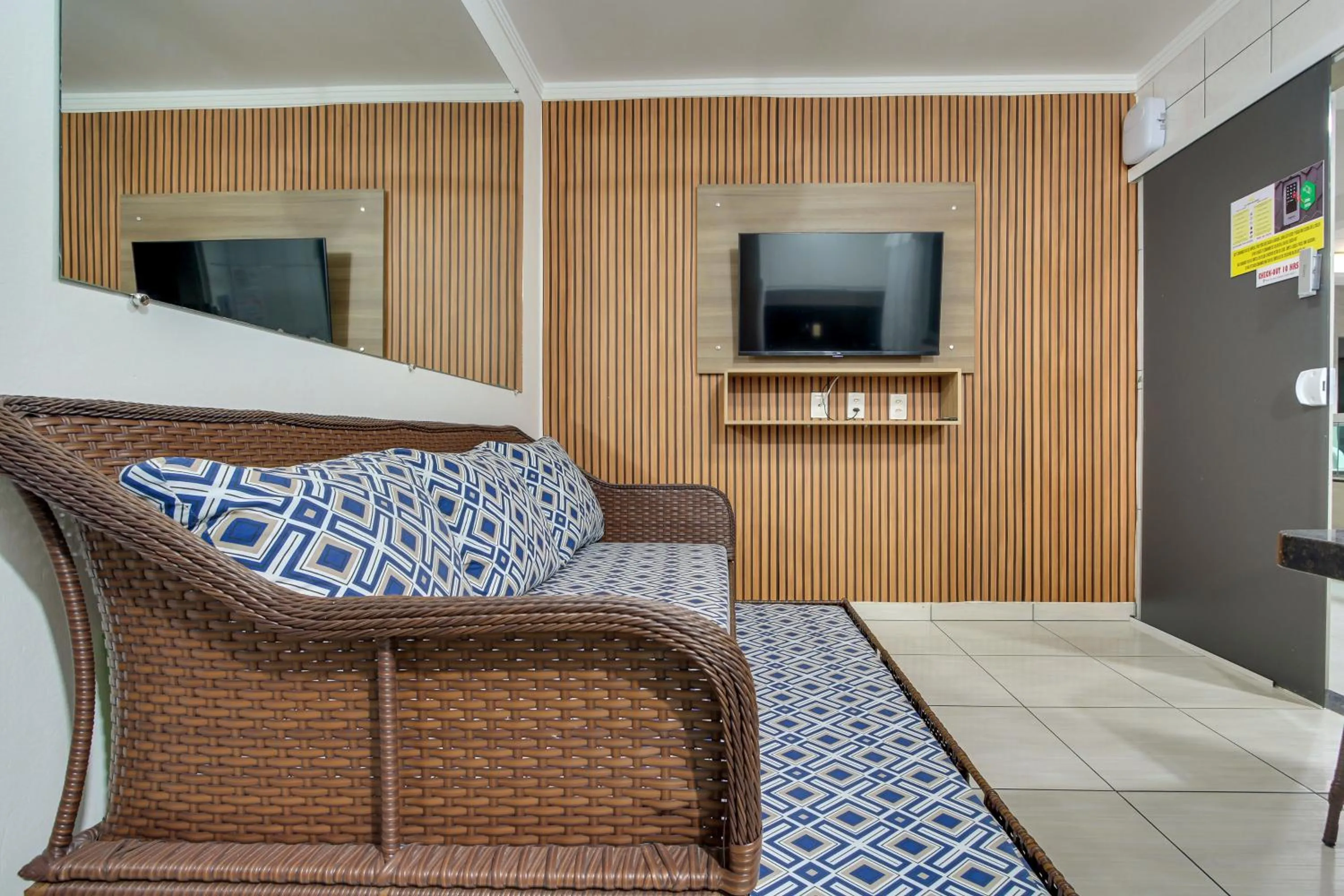 Living room, Bed in Flat Gean Guilherme - Canasvieiras