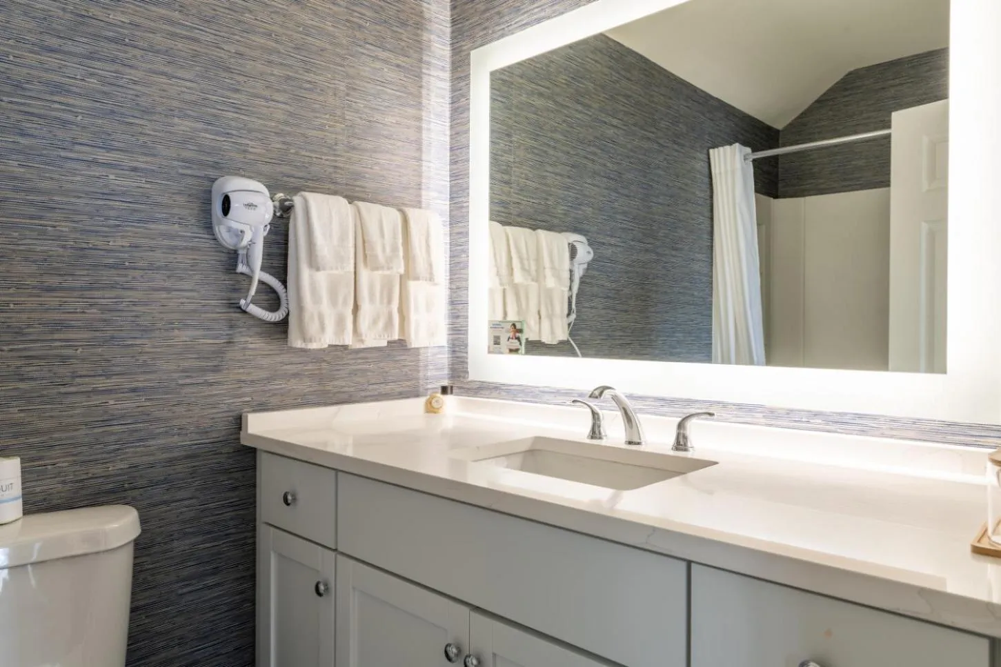 Bathroom in Ogunquit River Inn & Suites