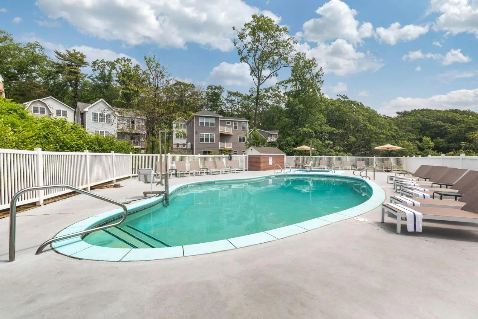 Swimming pool in Ogunquit River Inn & Suites