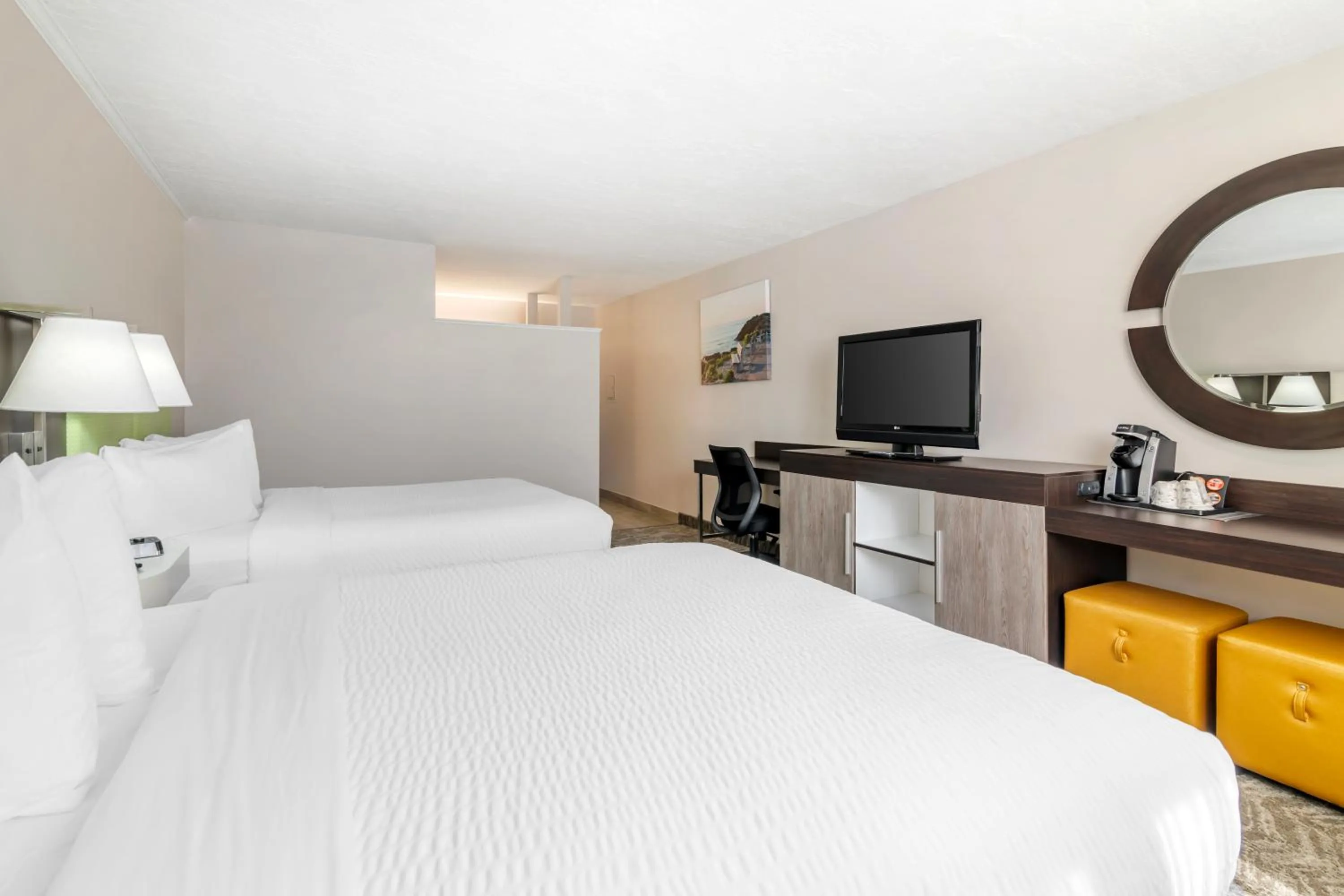 Bedroom, Bed in Ogunquit River Inn & Suites