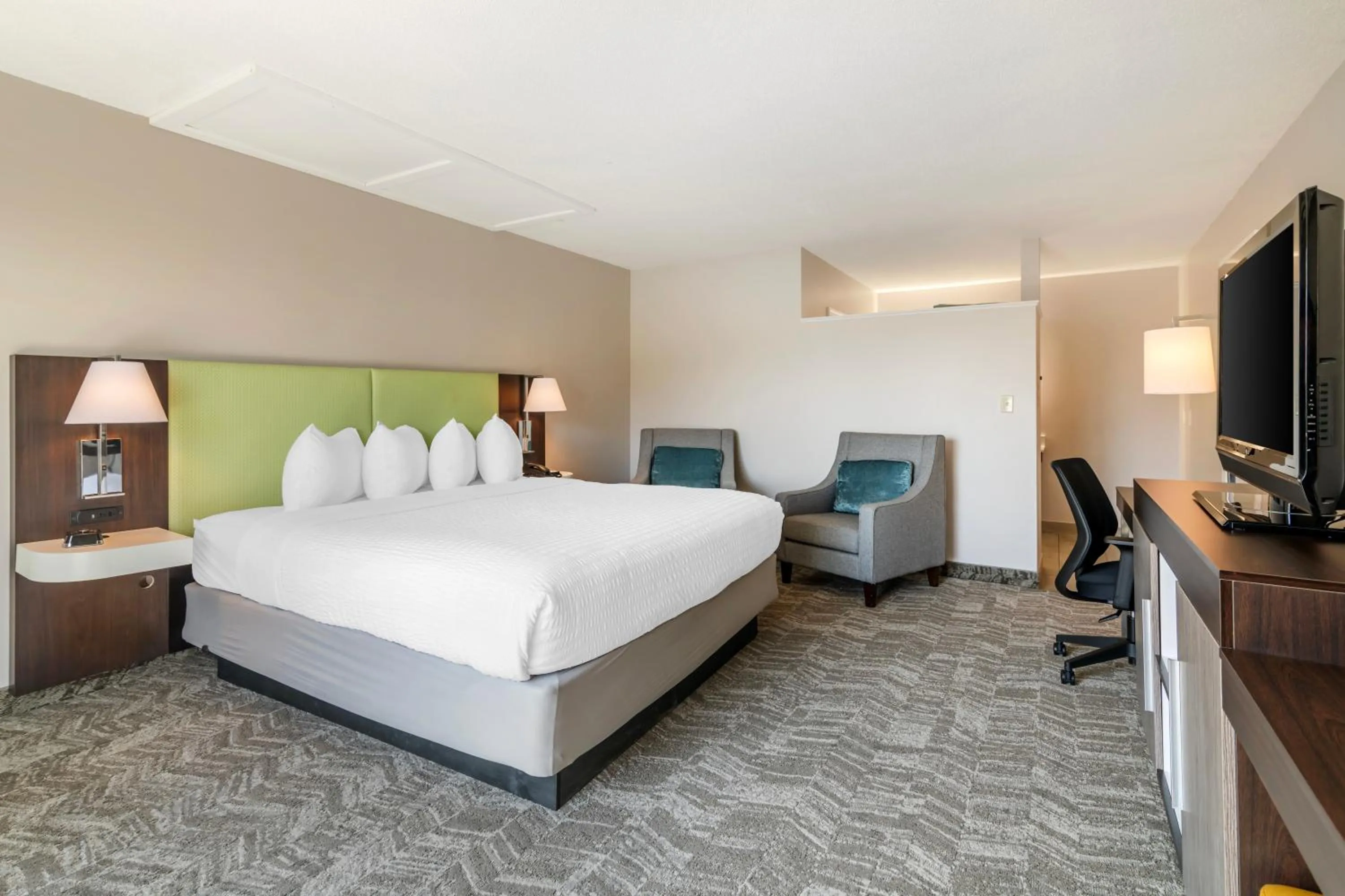 Bedroom, Bed in Ogunquit River Inn & Suites