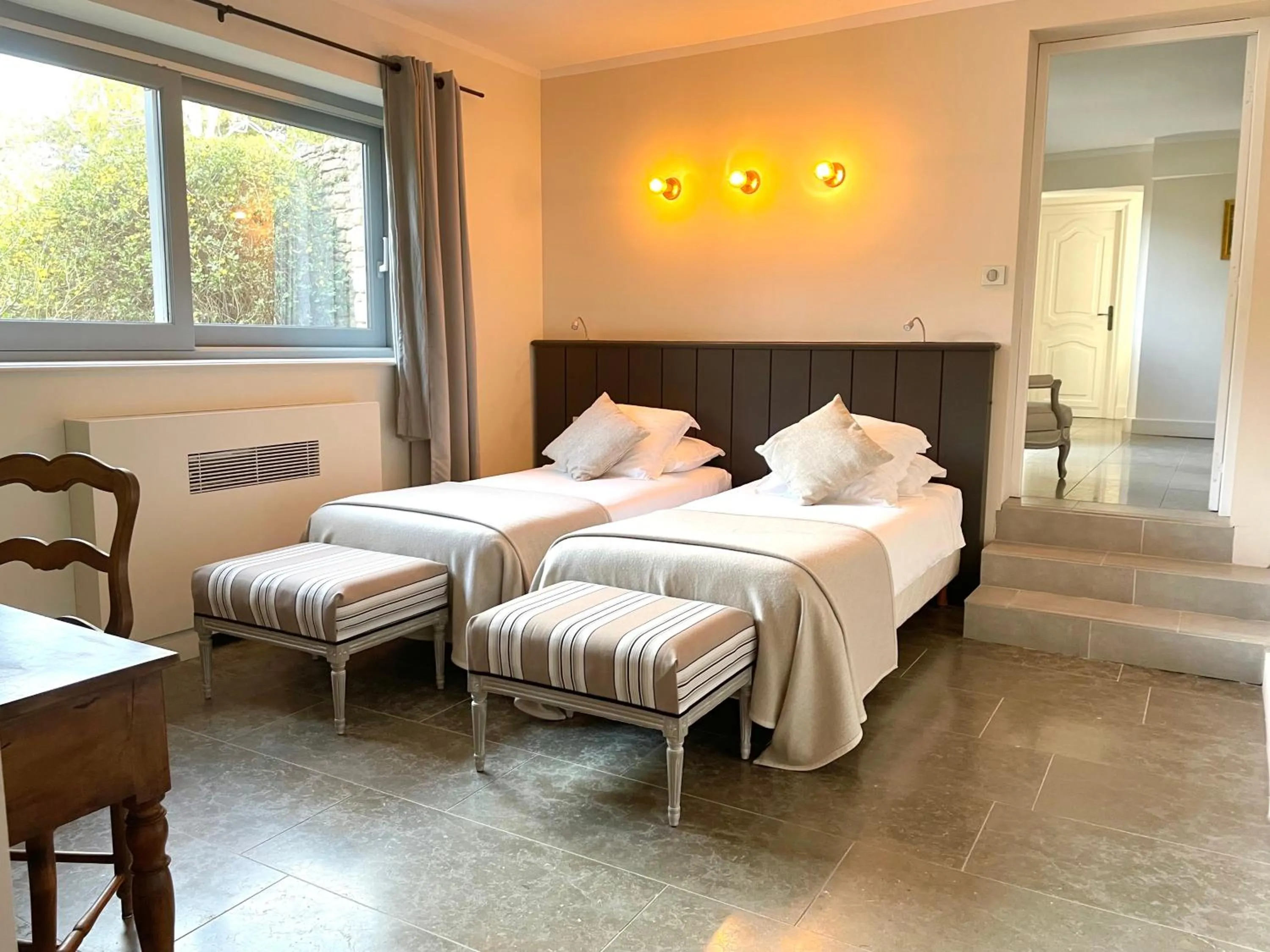 Photo of the whole room, Bed in Domaine de l'Enclos