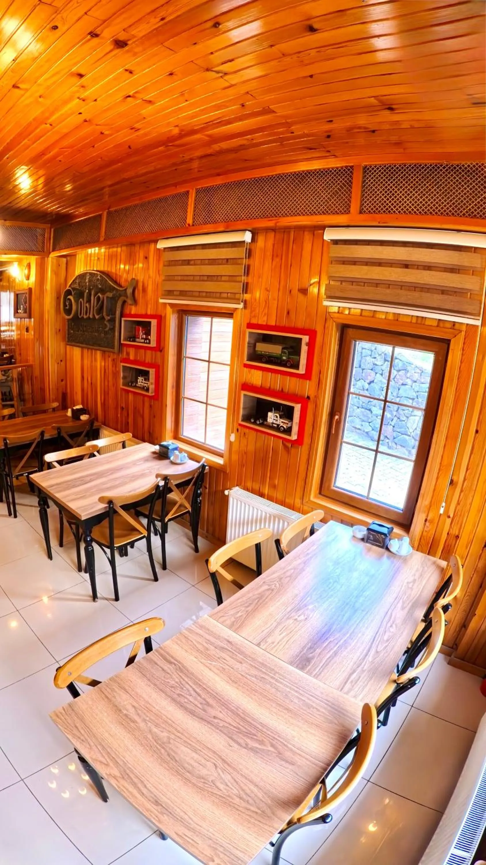 Restaurant/places to eat in Goblec Otel