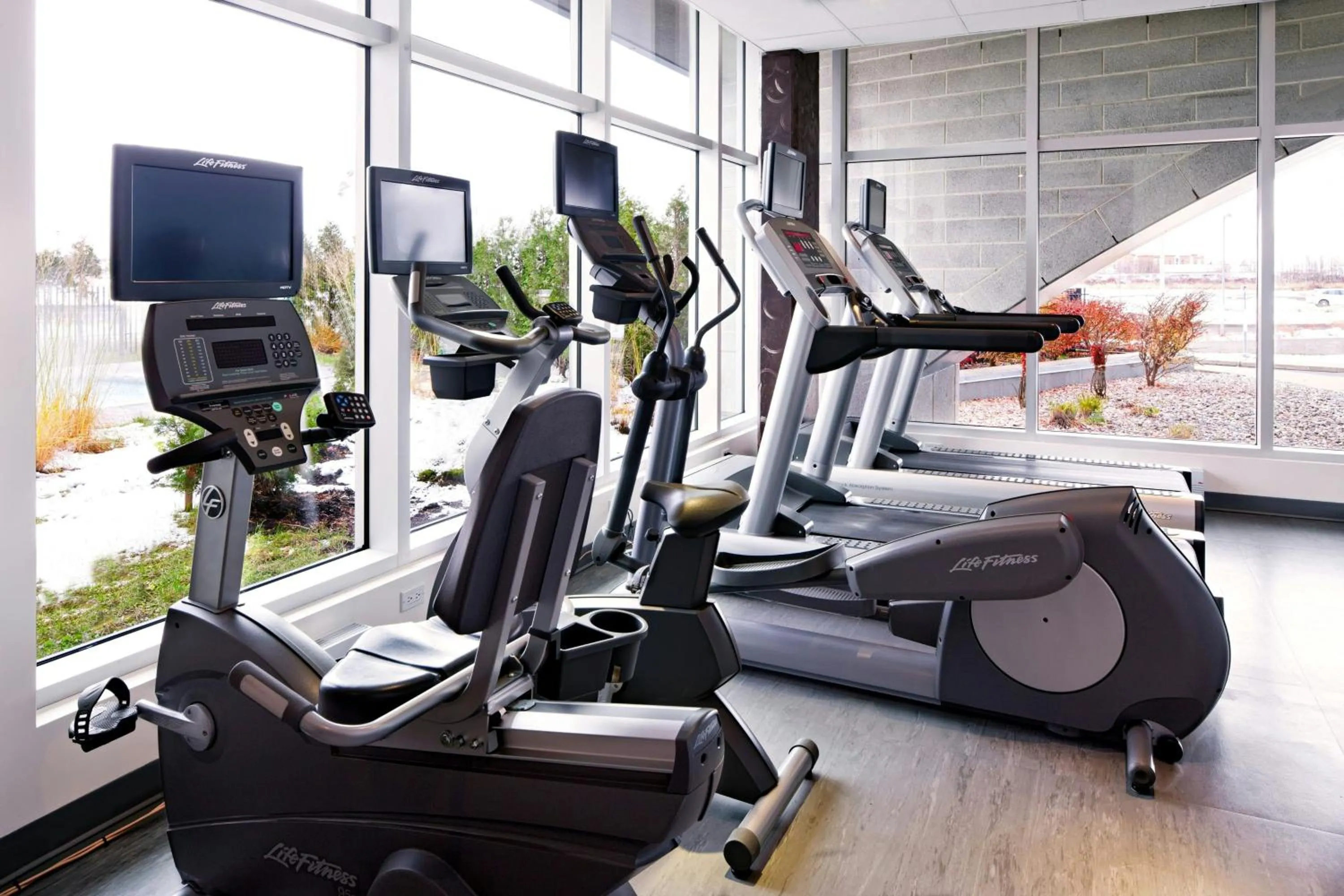 Fitness centre/facilities in Four Points by Sheraton Lévis Convention Centre
