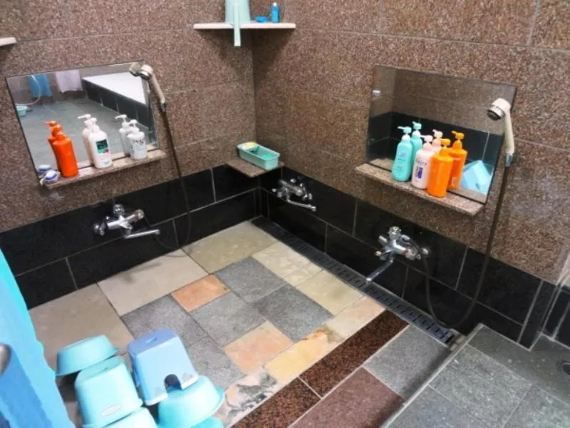 Bathroom in Minshuku Kobayashi