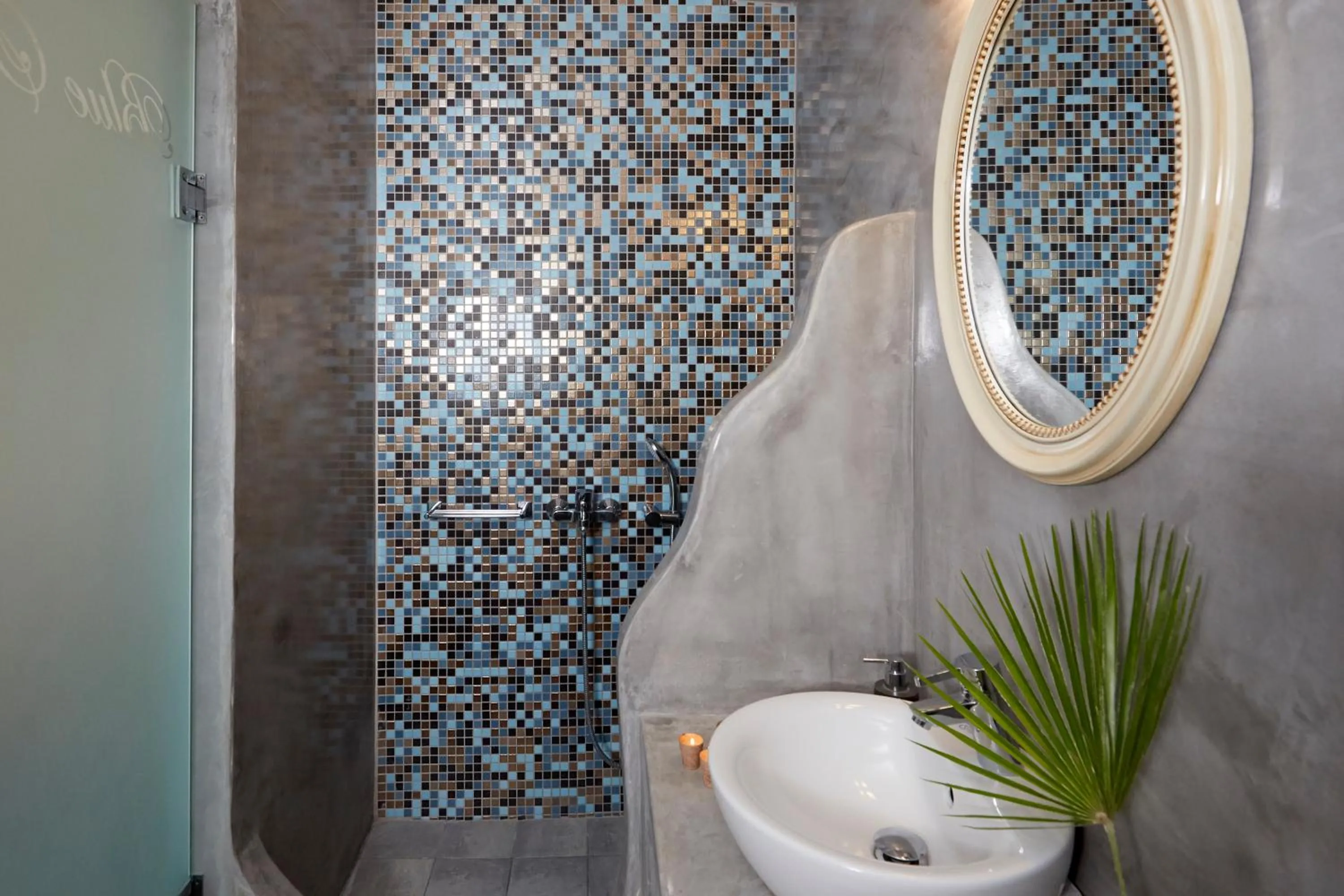 Shower in Blue Sea Hotel