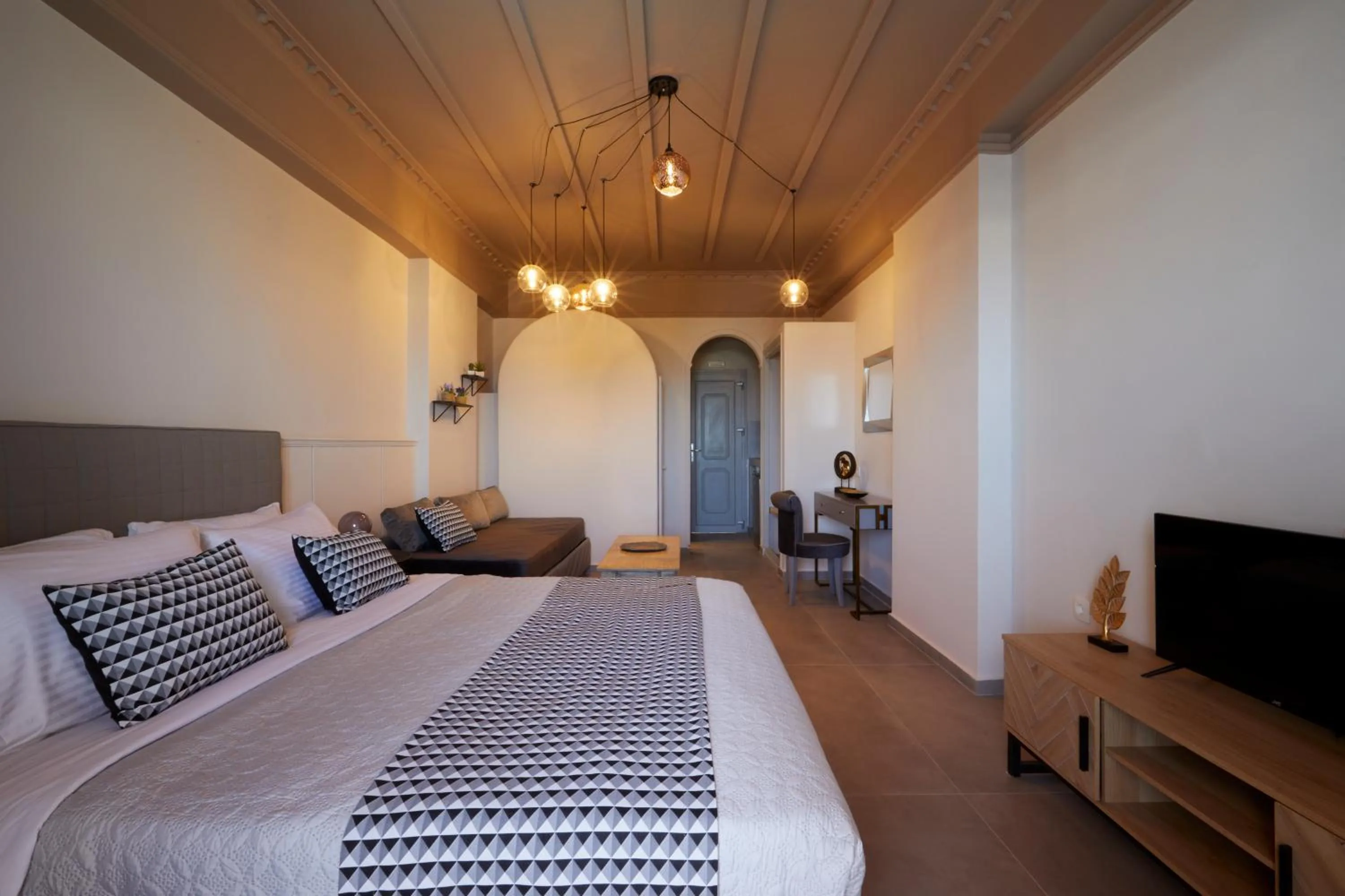 Bedroom, Bed in Blue Sea Hotel