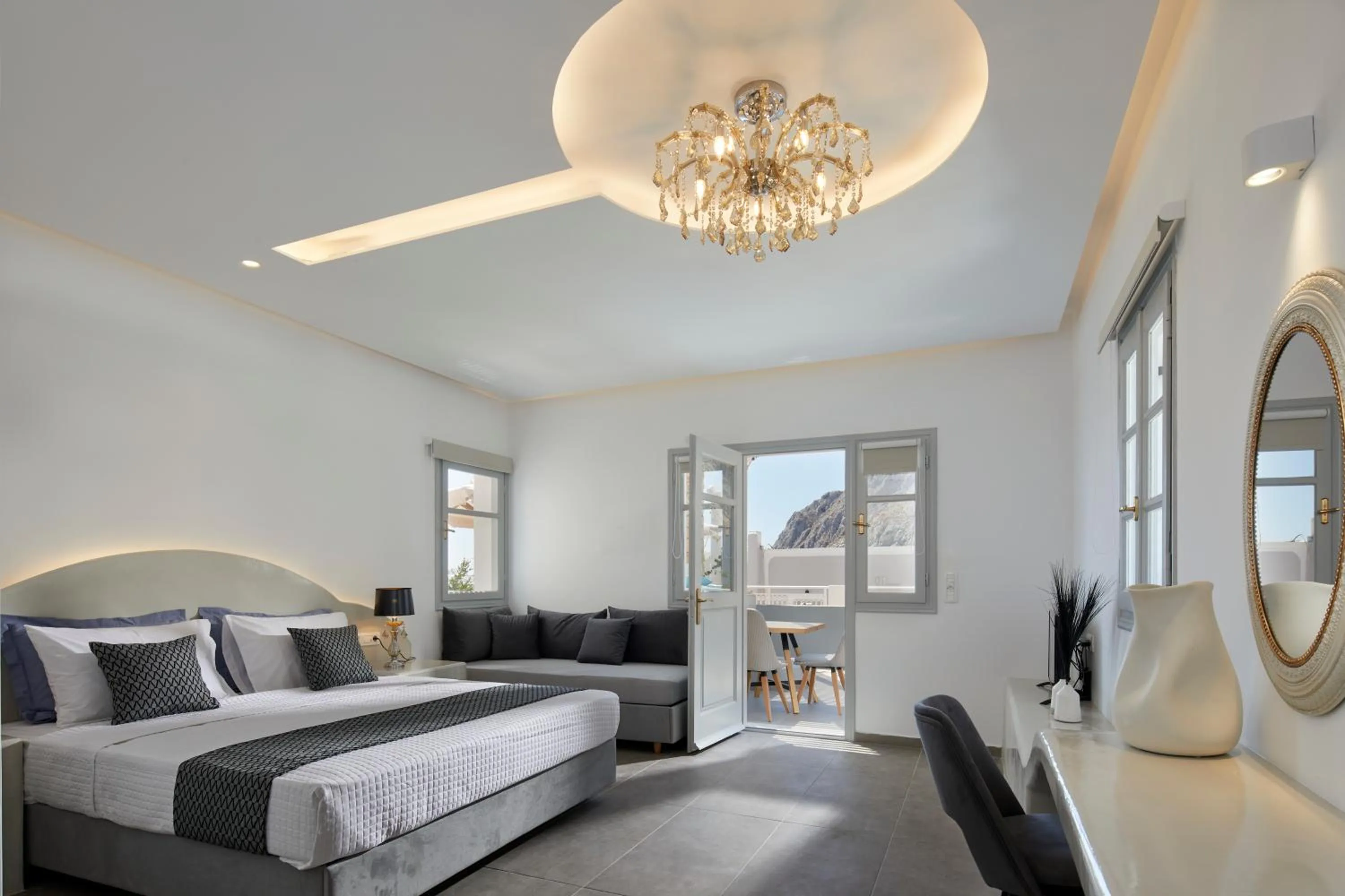 Photo of the whole room, Bed in Blue Sea Hotel