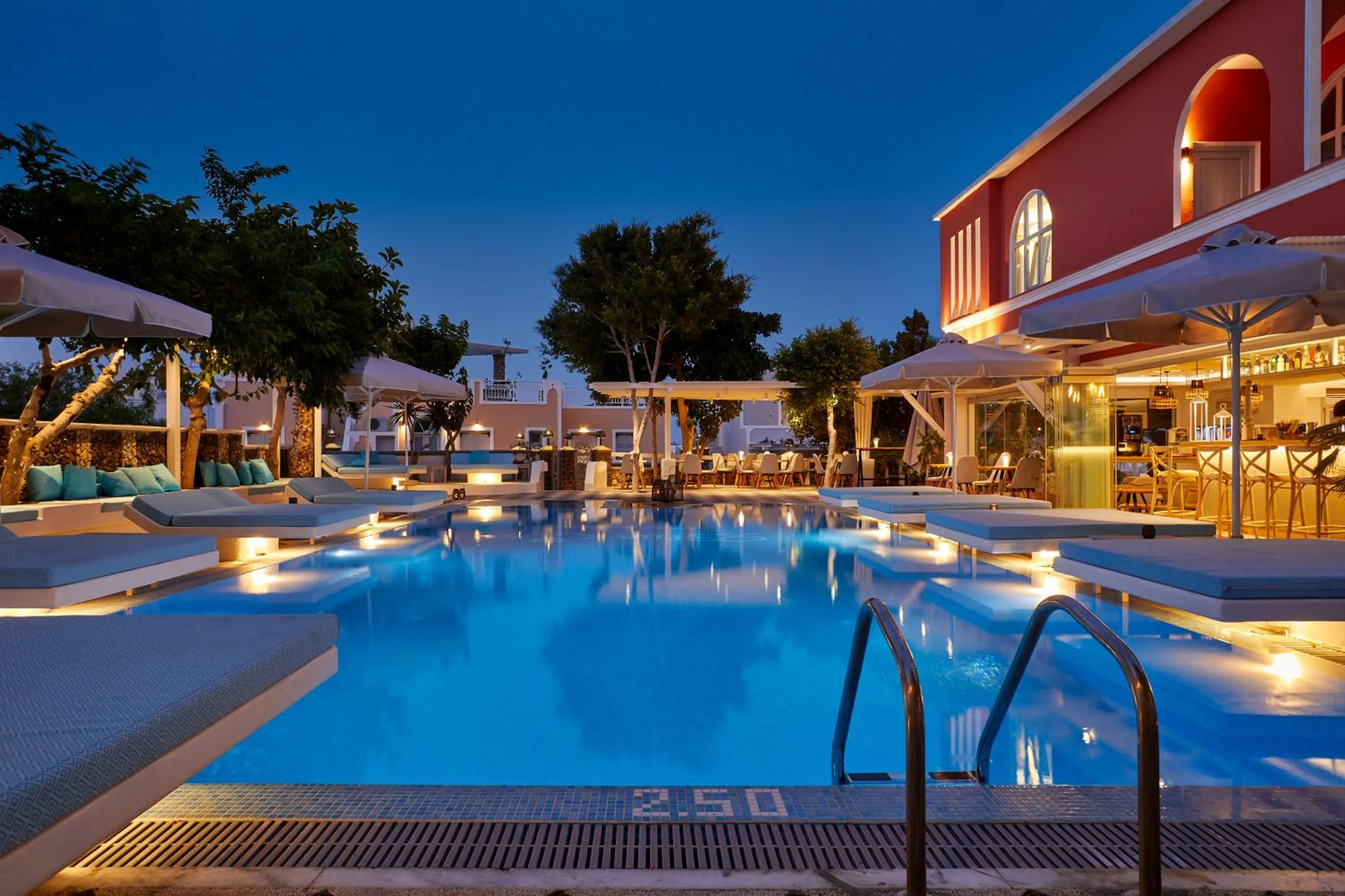 Swimming pool in Blue Sea Hotel