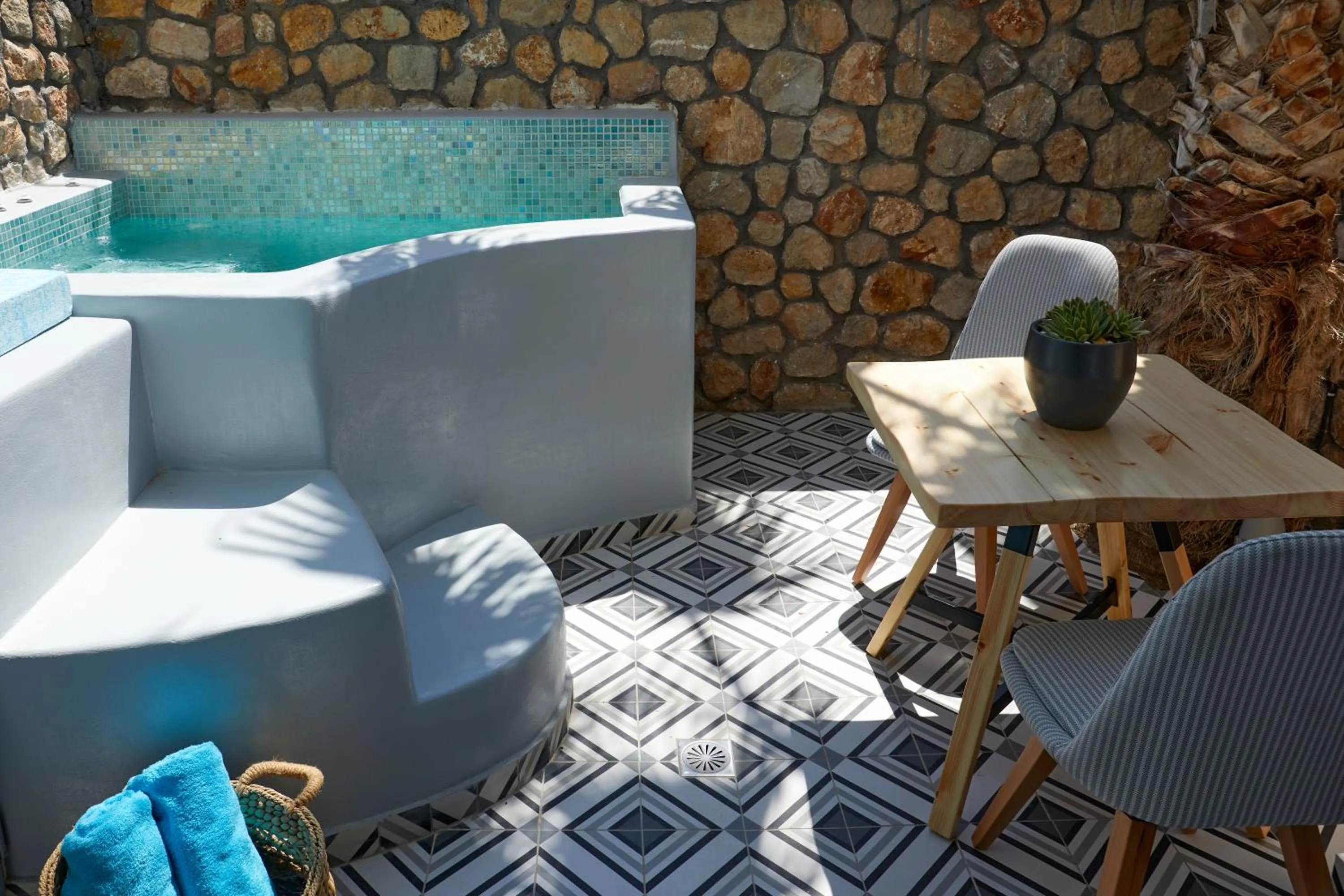 Hot Tub in Blue Sea Hotel