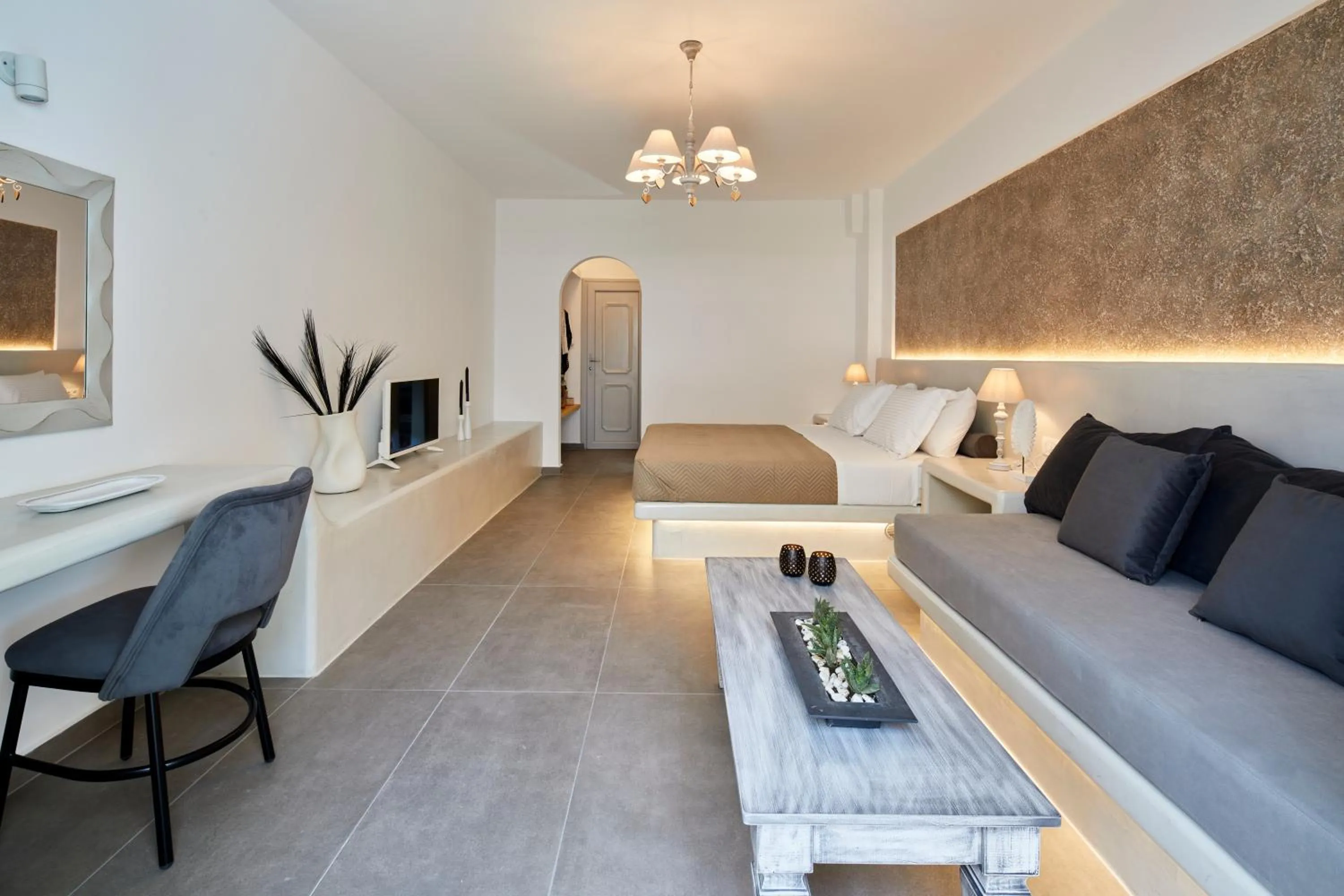 Photo of the whole room in Blue Sea Hotel