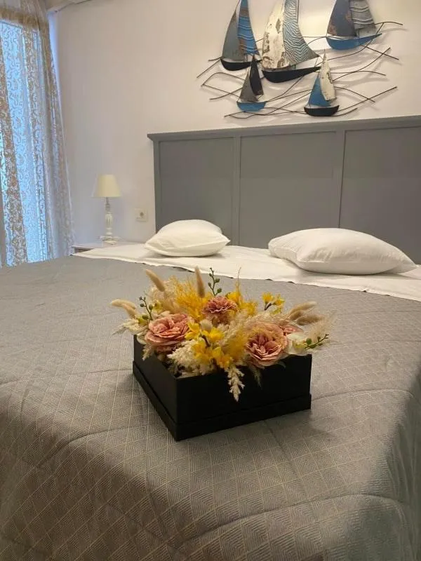 Bedroom, Bed in Blue Sea Hotel