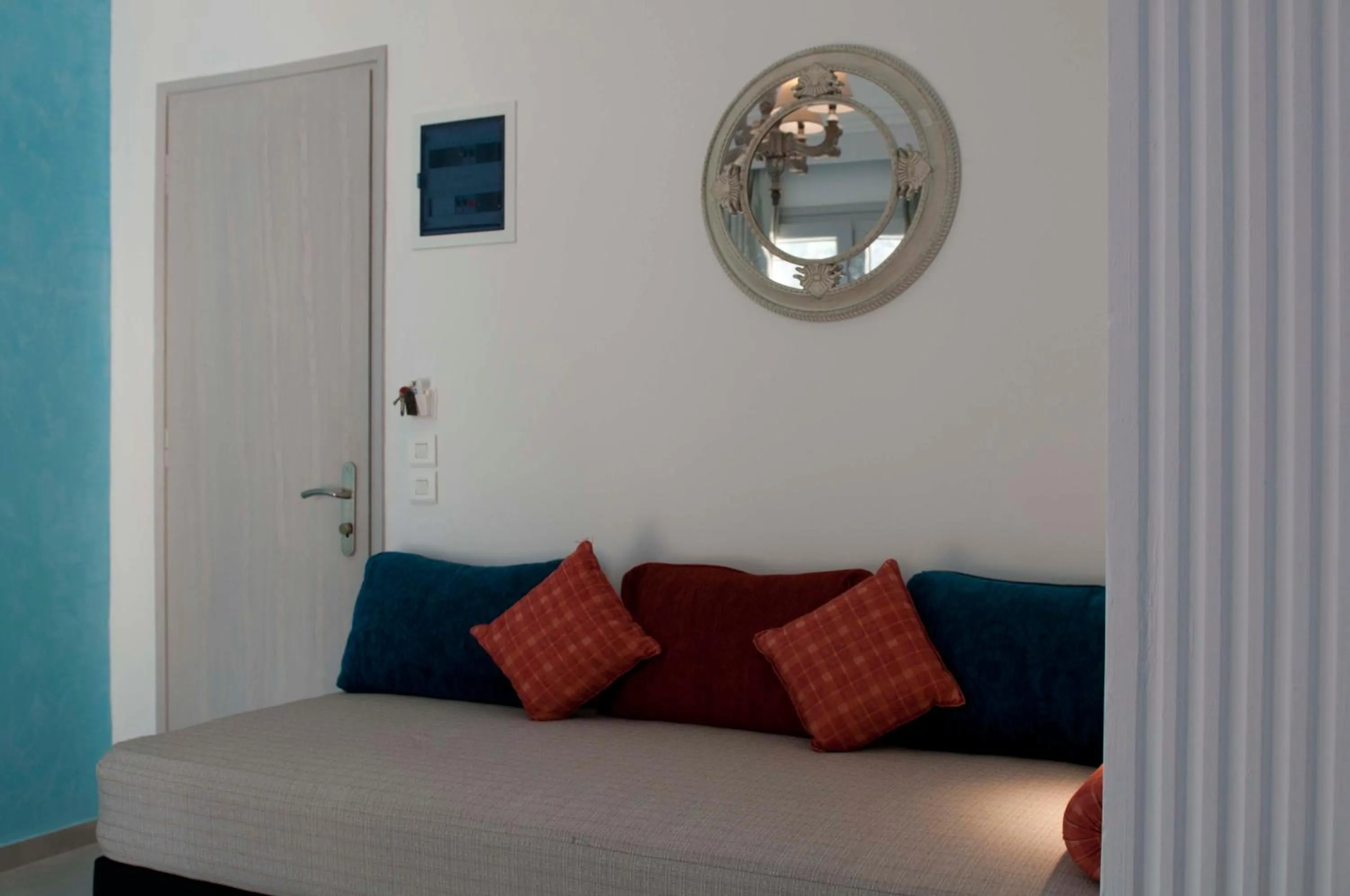 Time of day, Bed in Blue Sea Hotel