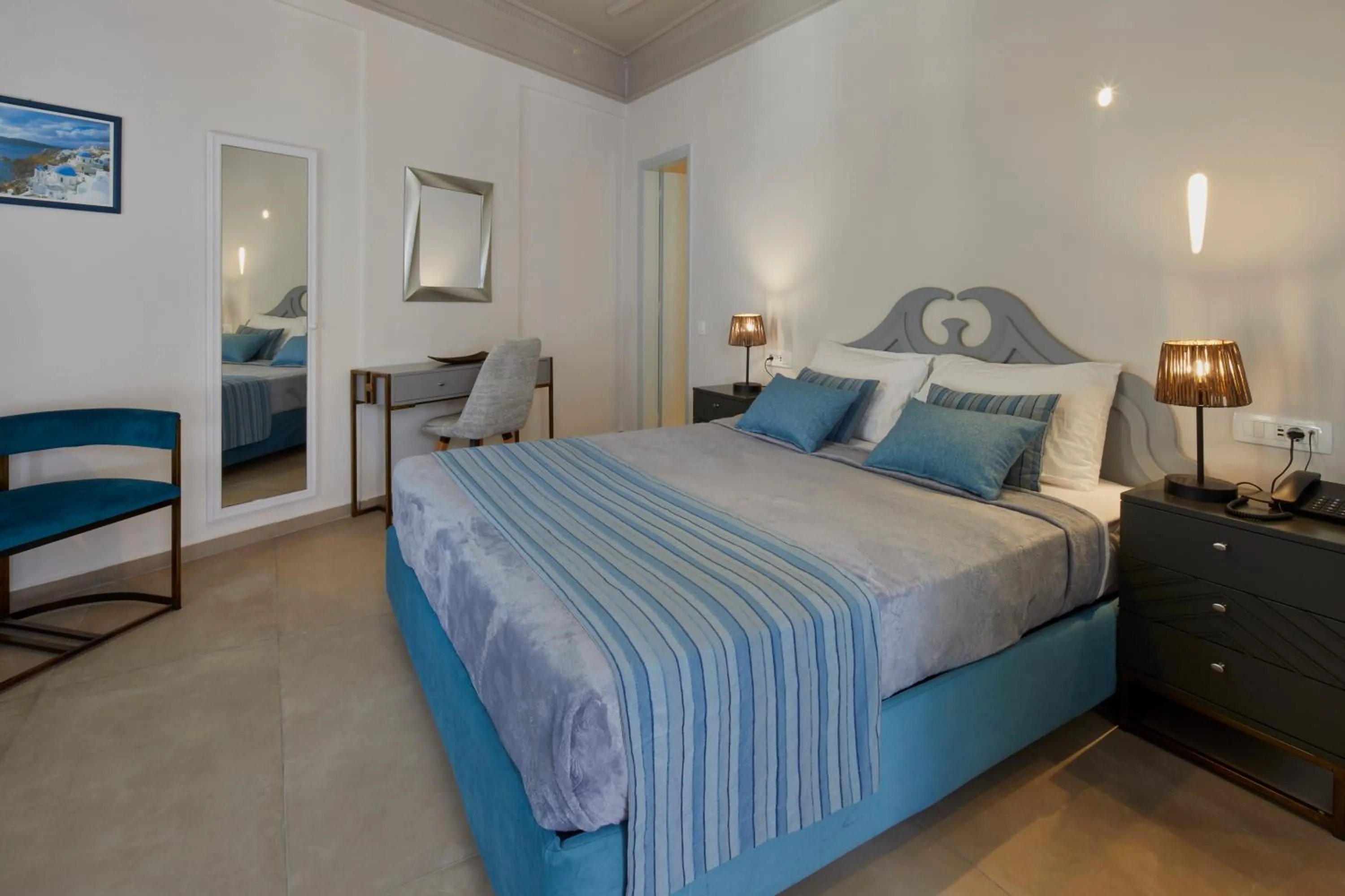 Bedroom, Bed in Blue Sea Hotel