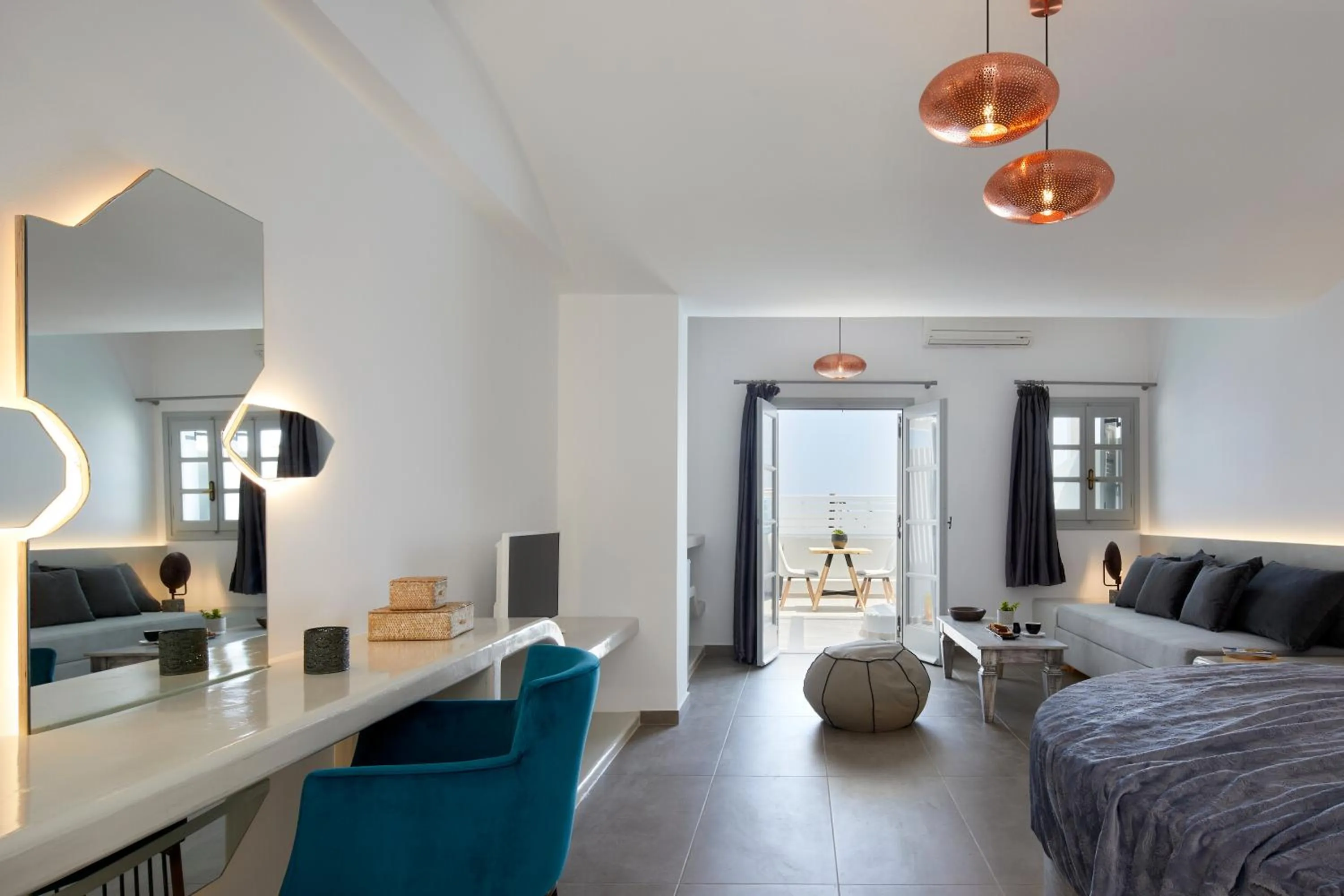 Bedroom, Bed in Blue Sea Hotel