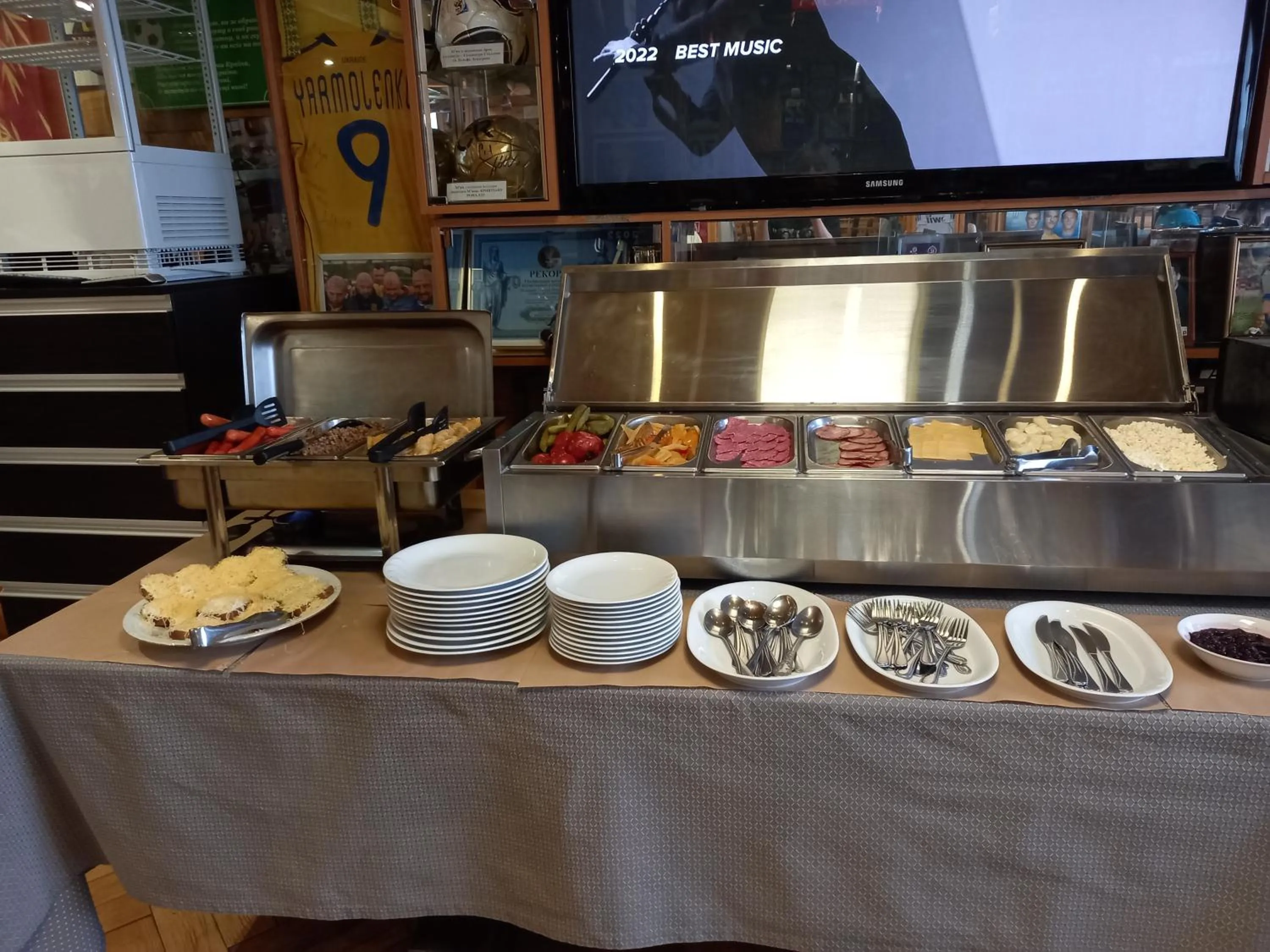 Restaurant/places to eat in Urochyshe Vyshnya