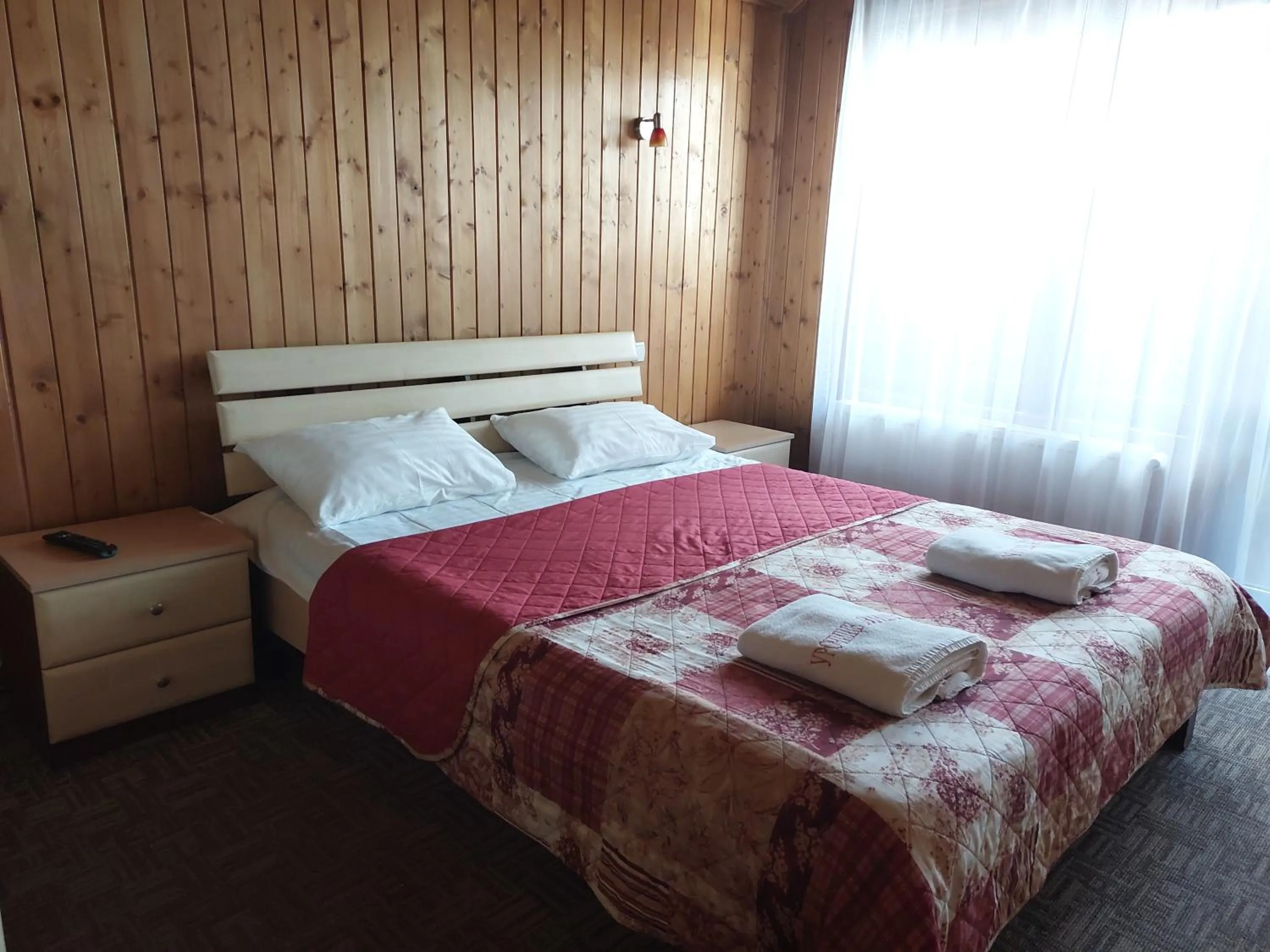 Bed in Urochyshe Vyshnya