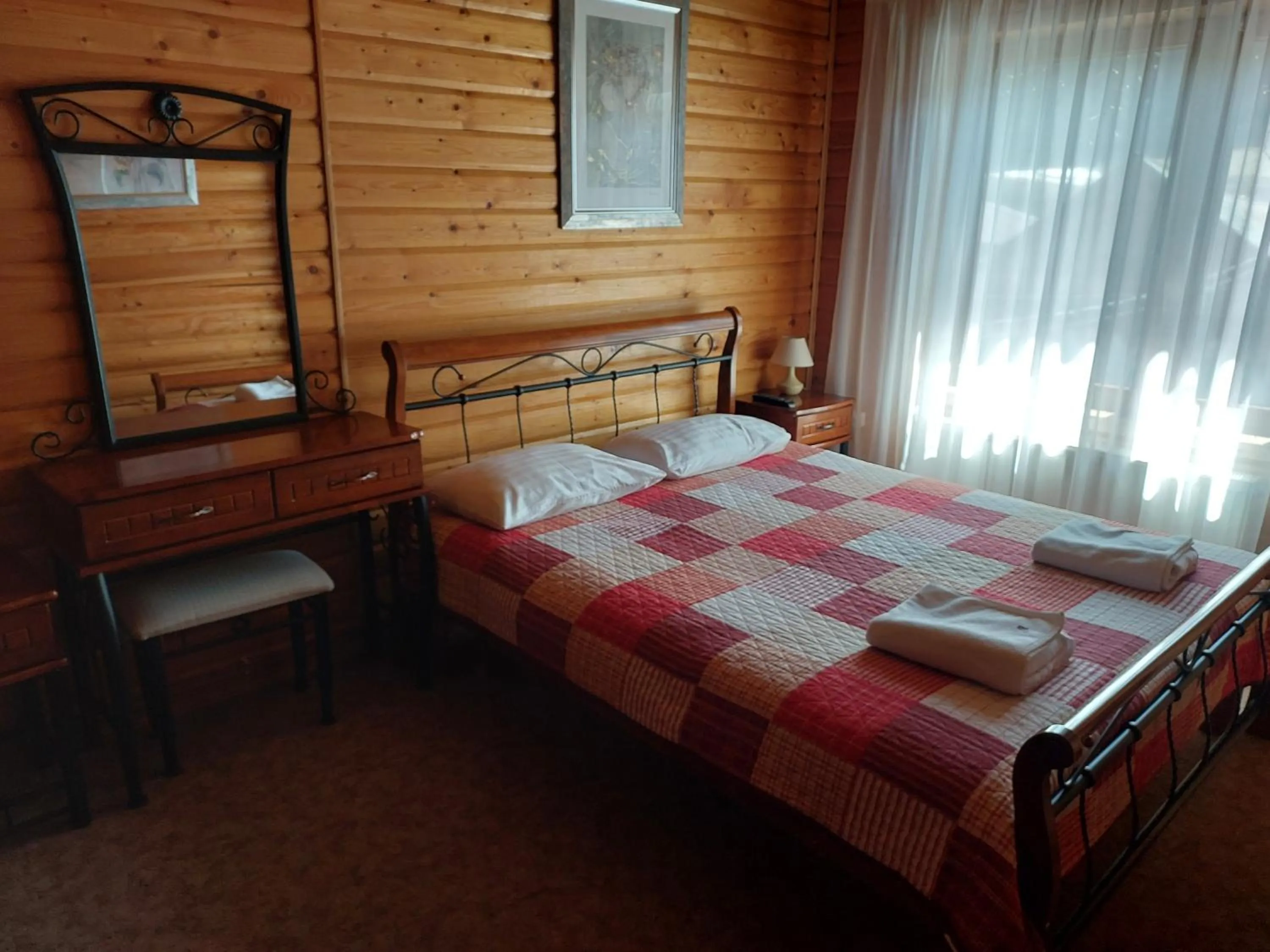 Bed in Urochyshe Vyshnya