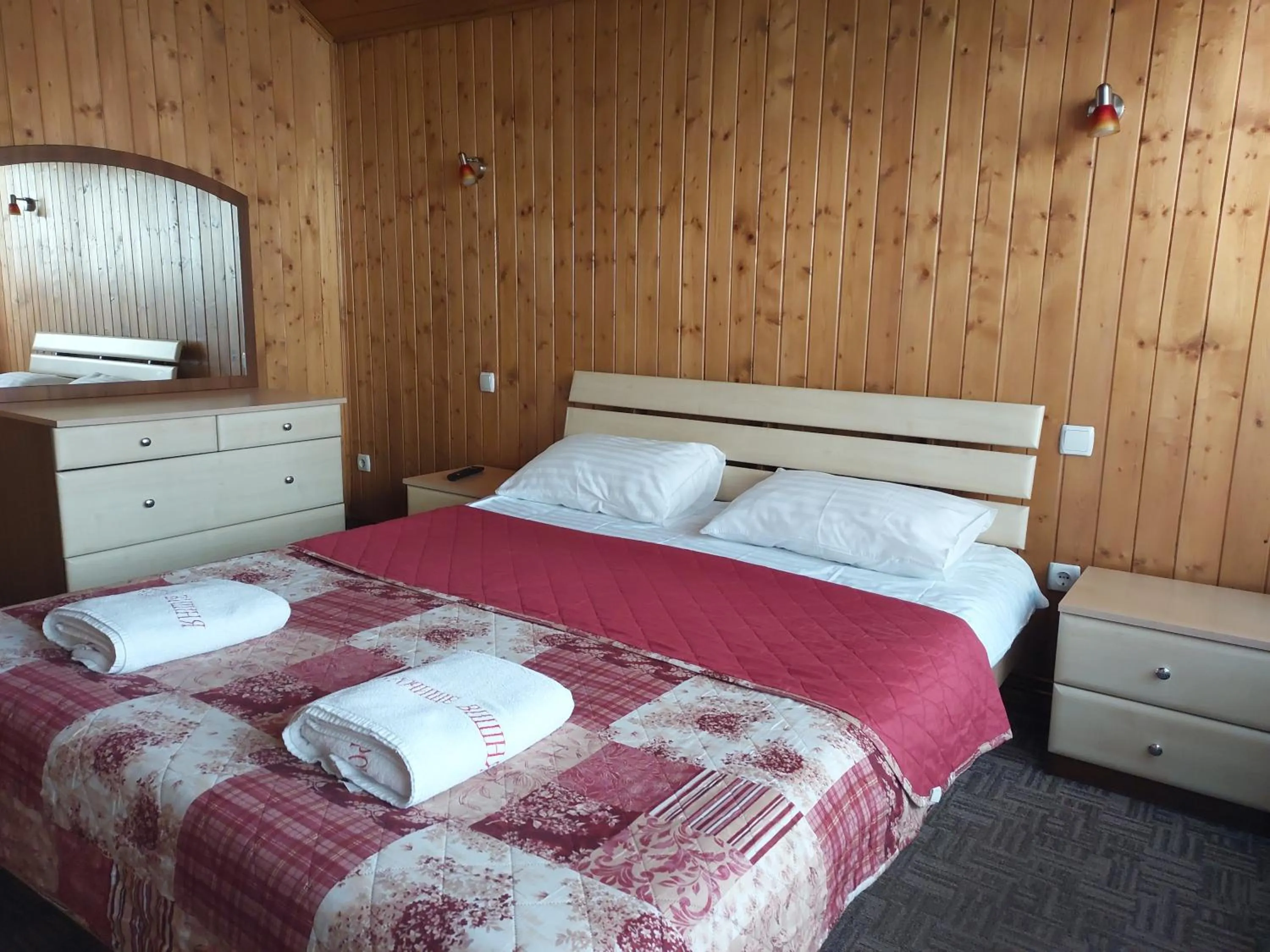 Bed in Urochyshe Vyshnya