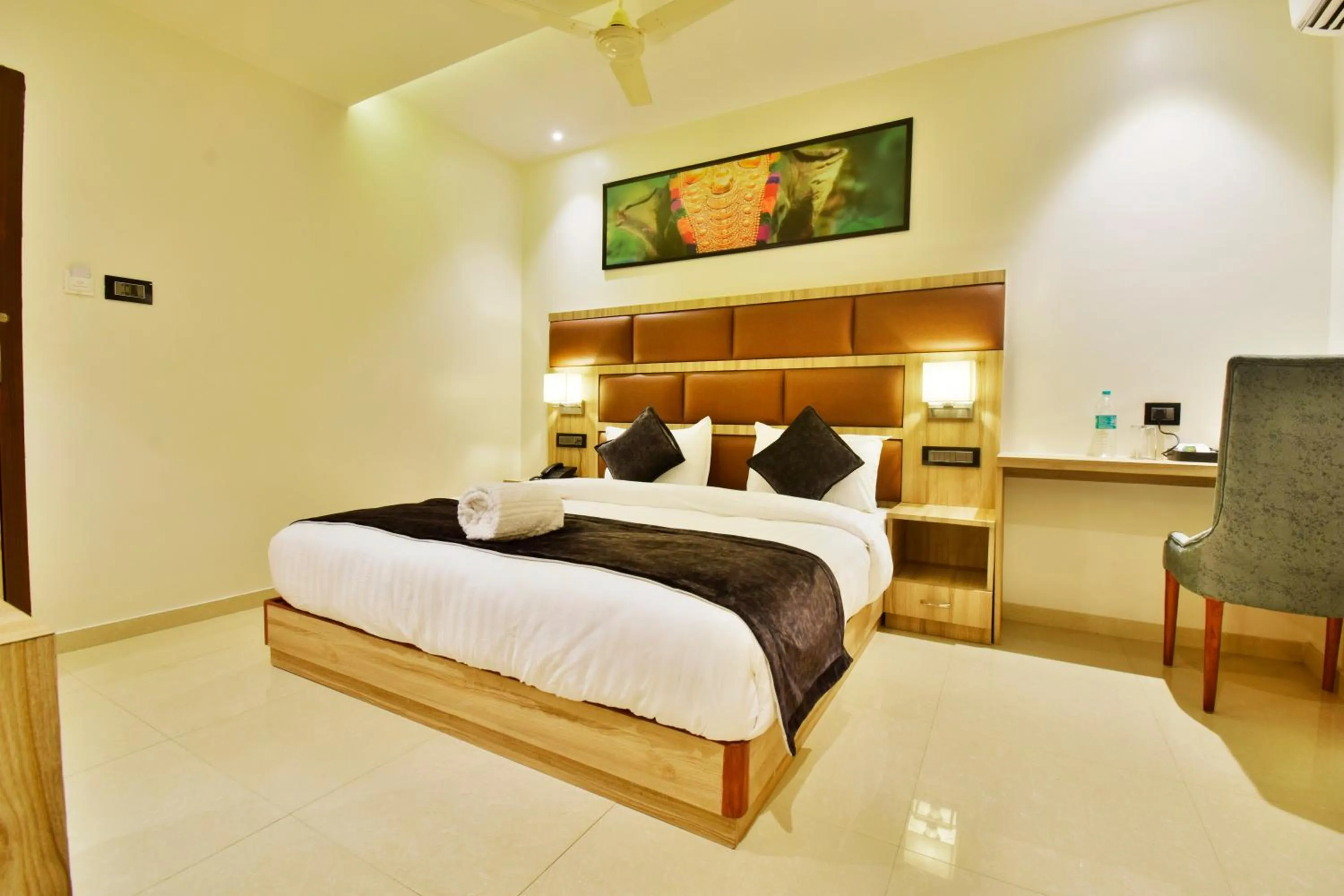 Bedroom, Bed in Aura One Hotel