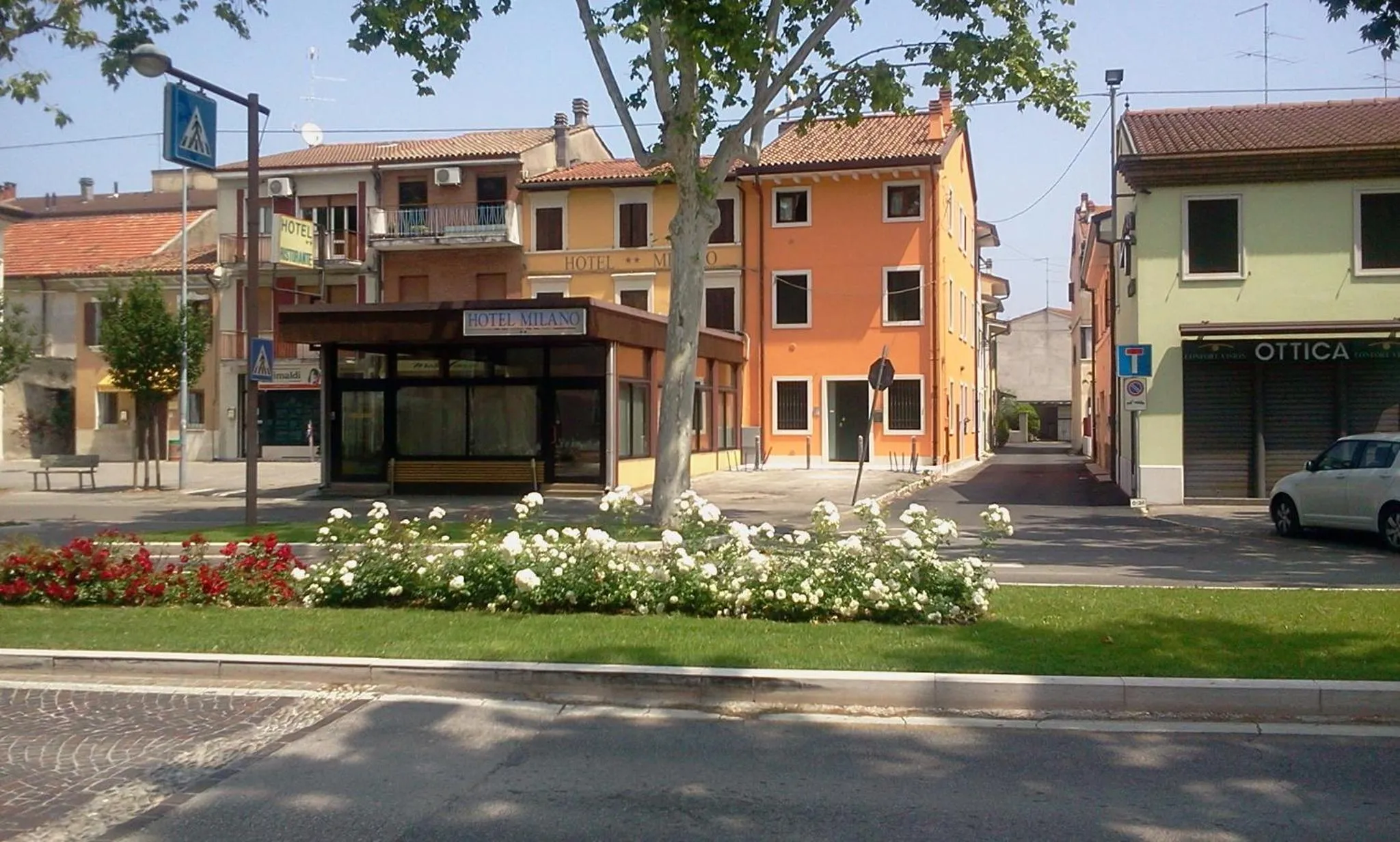 Property building in Hotel Milano San Giovanni Lupatoto