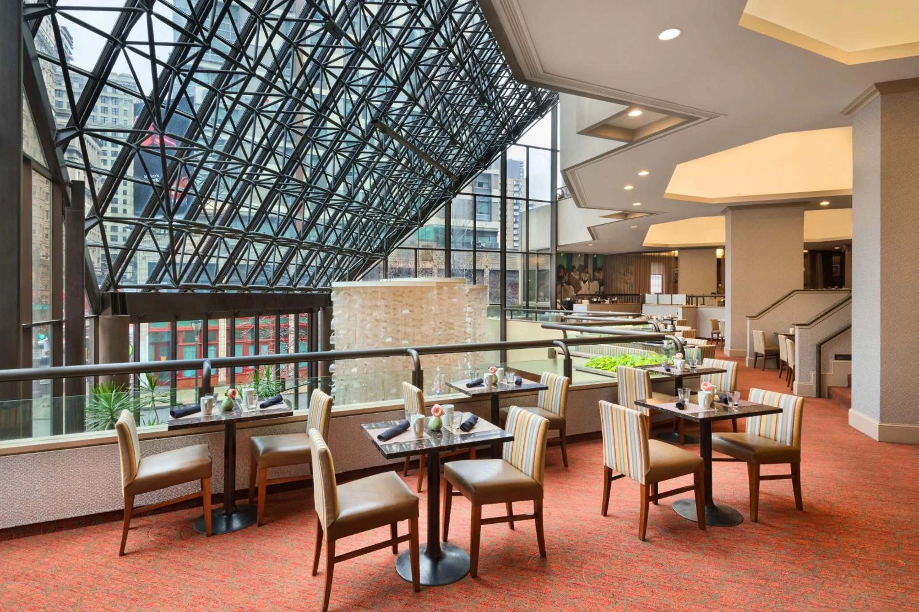 Restaurant/places to eat in DoubleTree by Hilton Hotel Philadelphia Center City