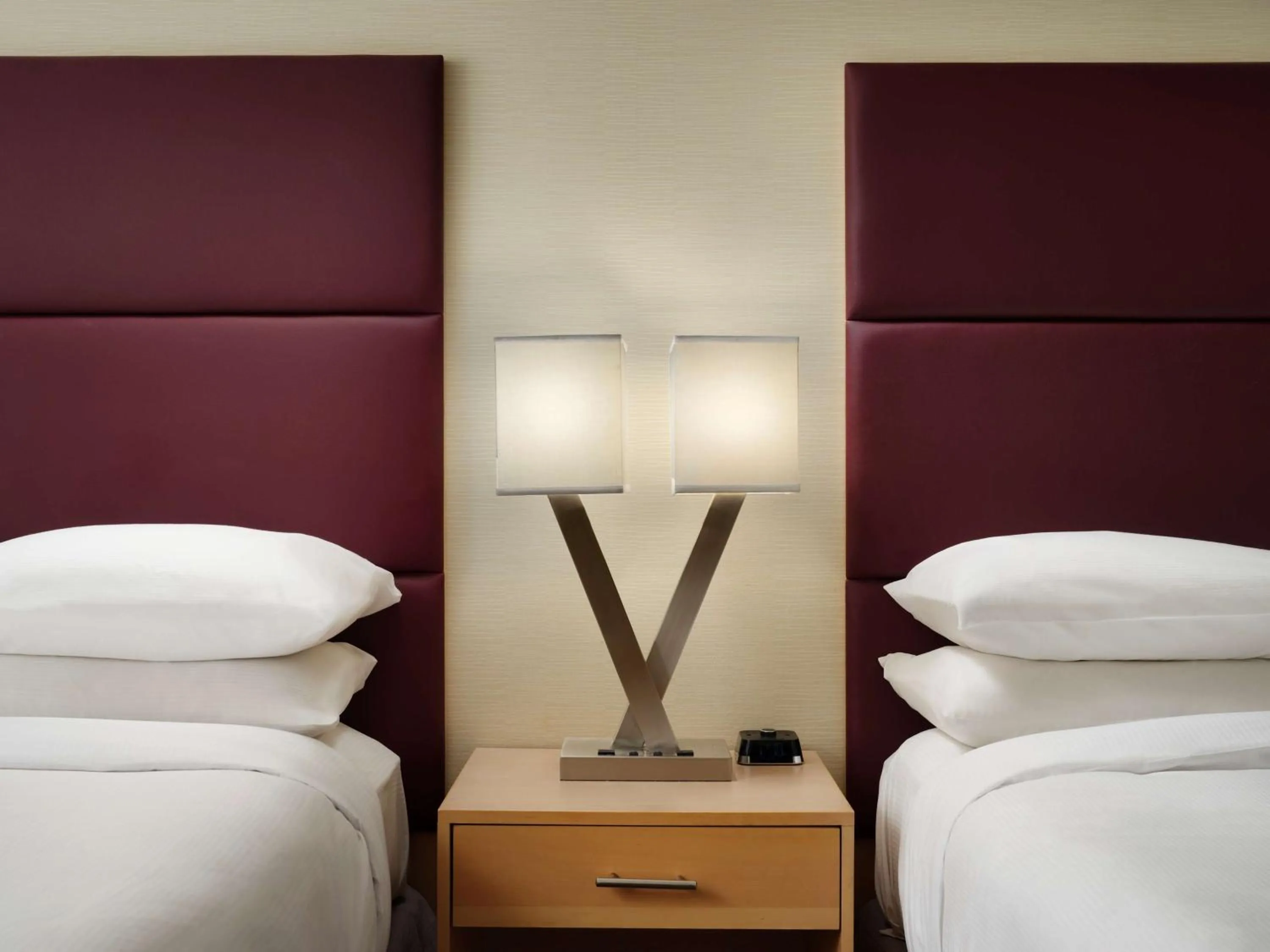 Bedroom, Bed in DoubleTree by Hilton Hotel Philadelphia Center City